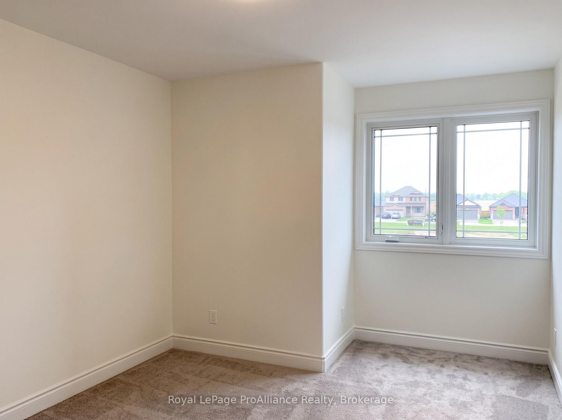 Photo 9 of 66 Farmington Crescent, Belleville, Thurlow Ward — HOMEH