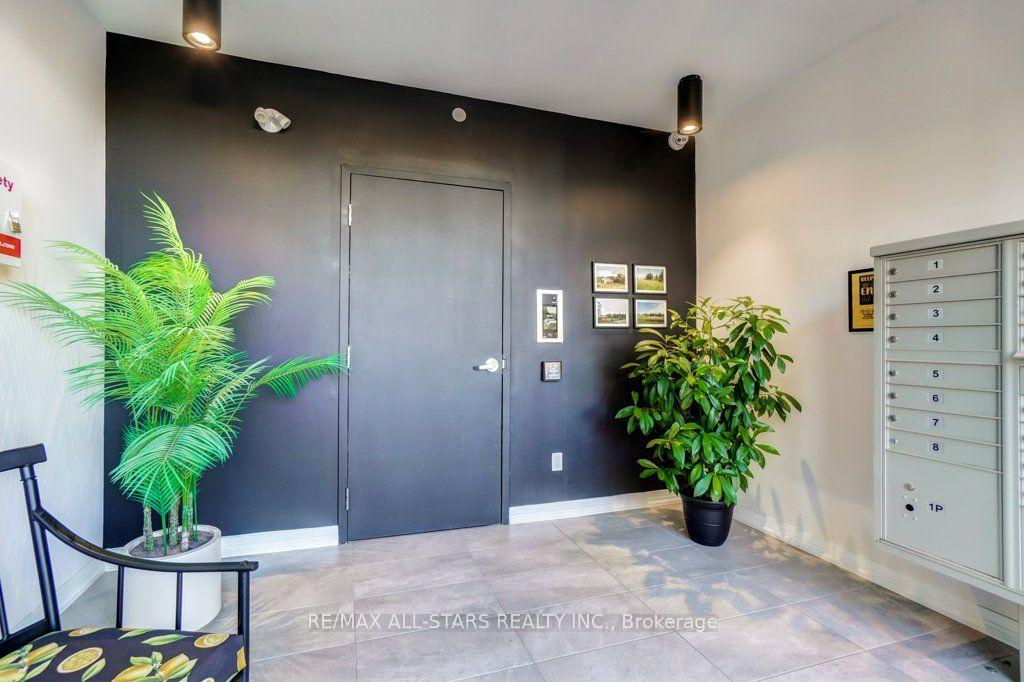 Photo 2 of Unit 301, 164 Cemetery Road, Uxbridge — HOMEH