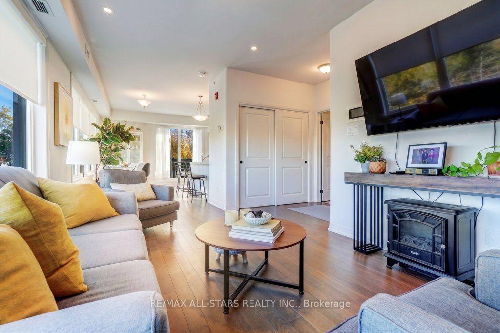 Photo 7 of Unit 301, 164 Cemetery Road, Uxbridge — HOMEH