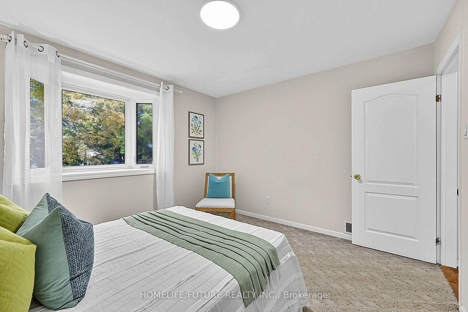 Photo 13 of 18 Ivan Road, Scarborough, Centennial Scarborough — HOMEH