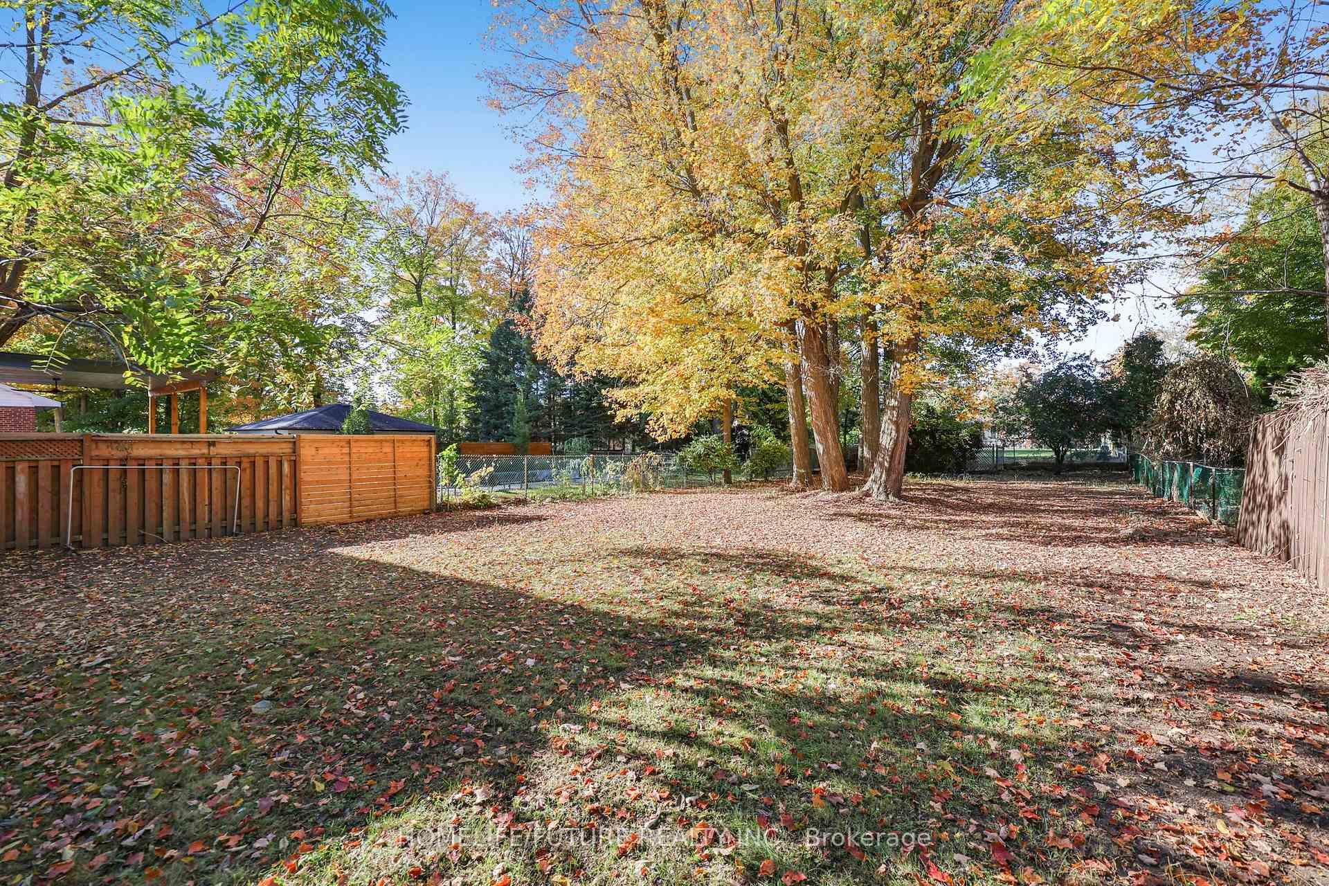 Photo 22 of 18 Ivan Road, Scarborough, Centennial Scarborough — HOMEH