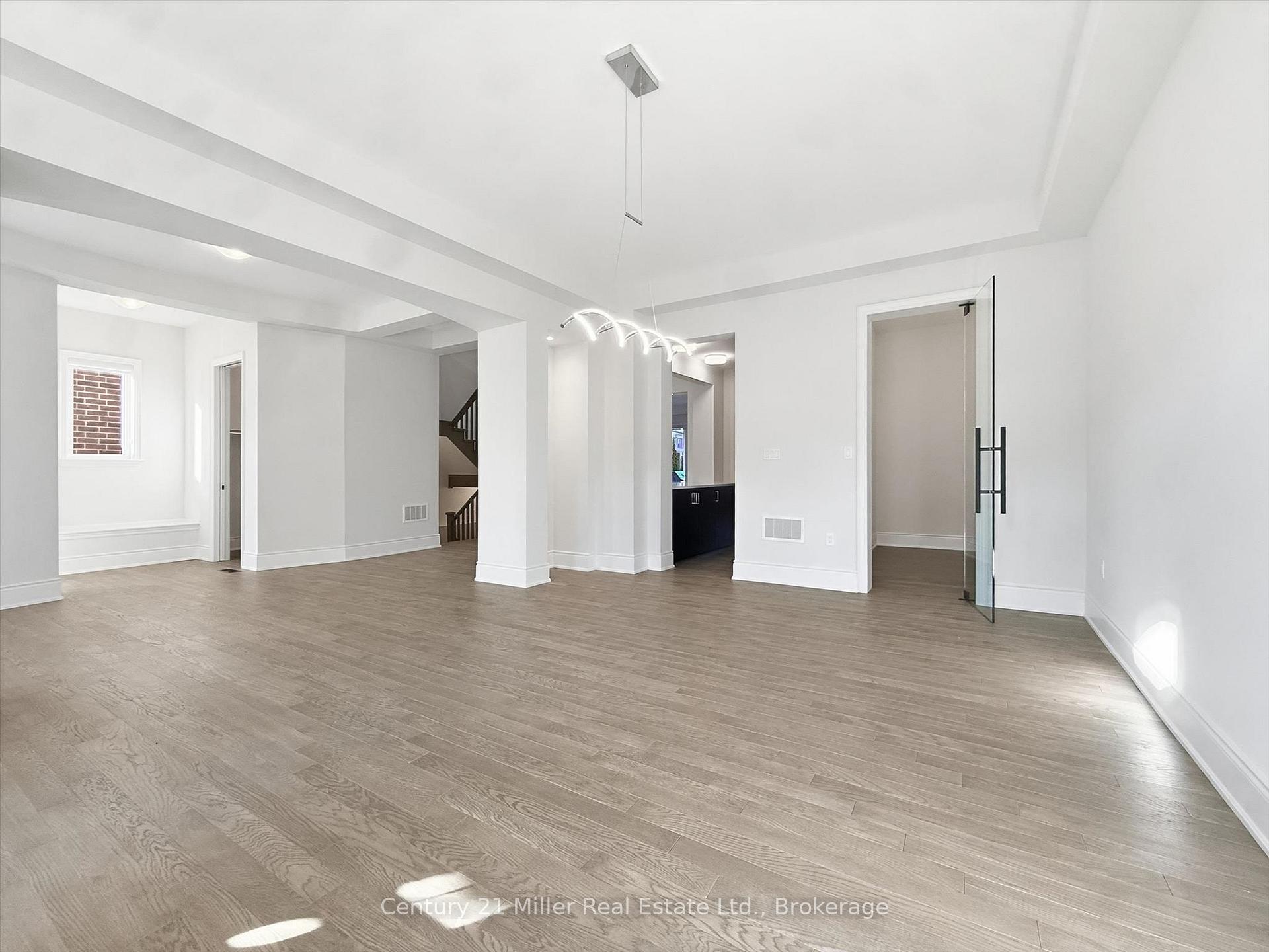 Photo 4 of 2339 Hyacinth Crescent, Oakville, Glen Abbey — HOMEH
