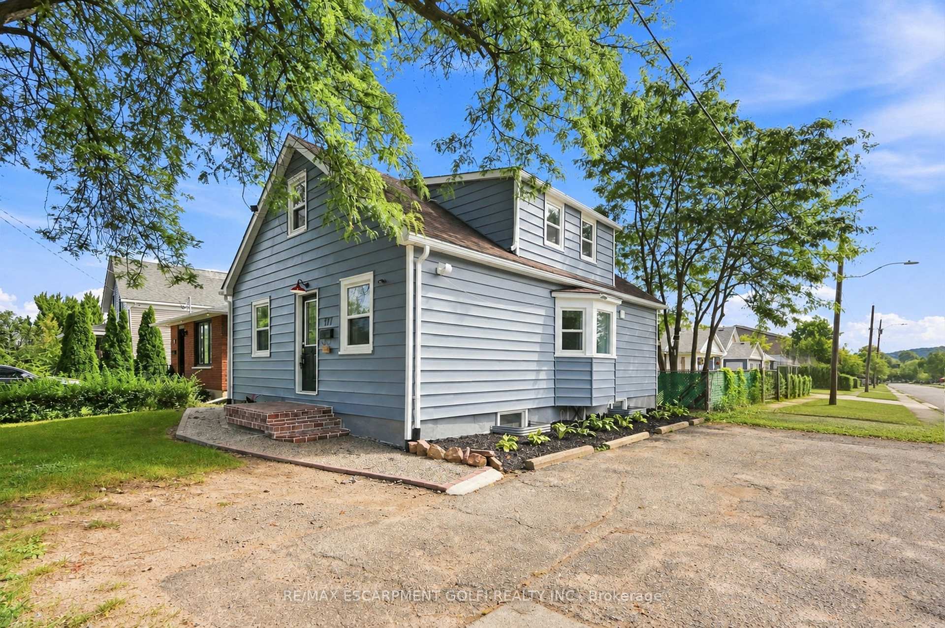 Photo 1 of Unit 1, 177 Pelham Road, St. Catharines, Western Hill — HOMEH