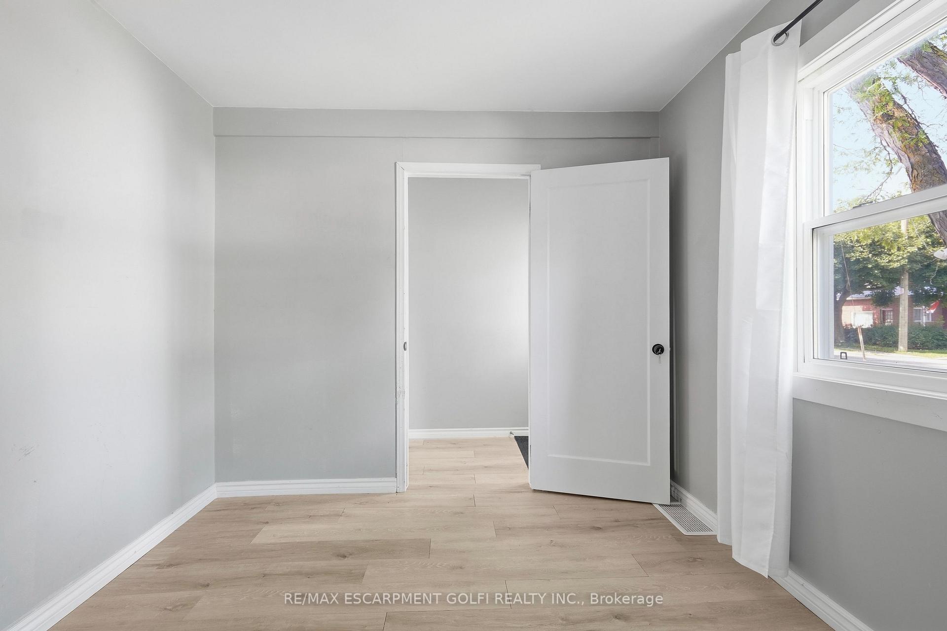 Photo 12 of Unit 1, 177 Pelham Road, St. Catharines, Western Hill — HOMEH