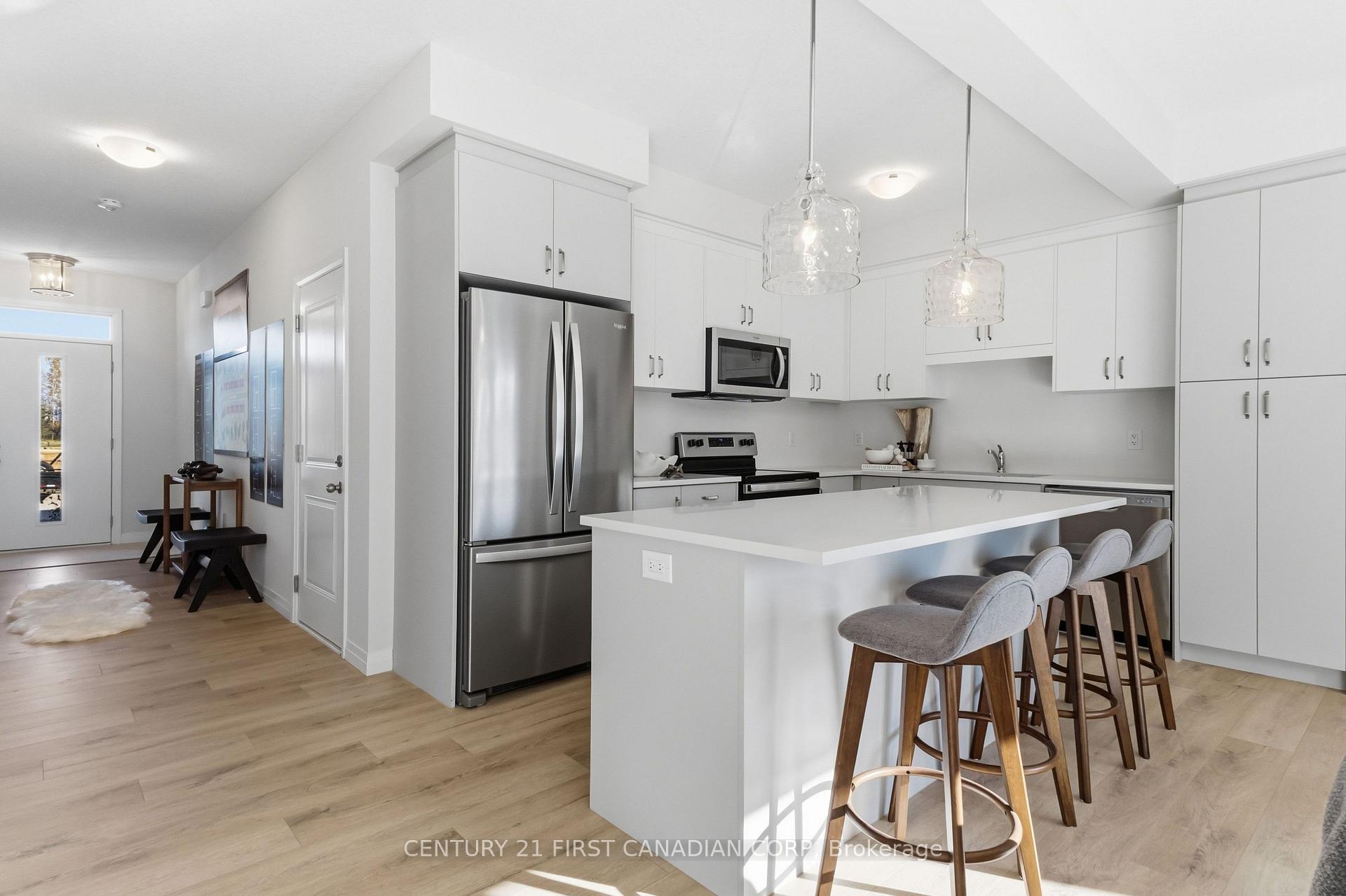 Photo 6 of 6905 Heathwoods Avenue, London, South V — HOMEH