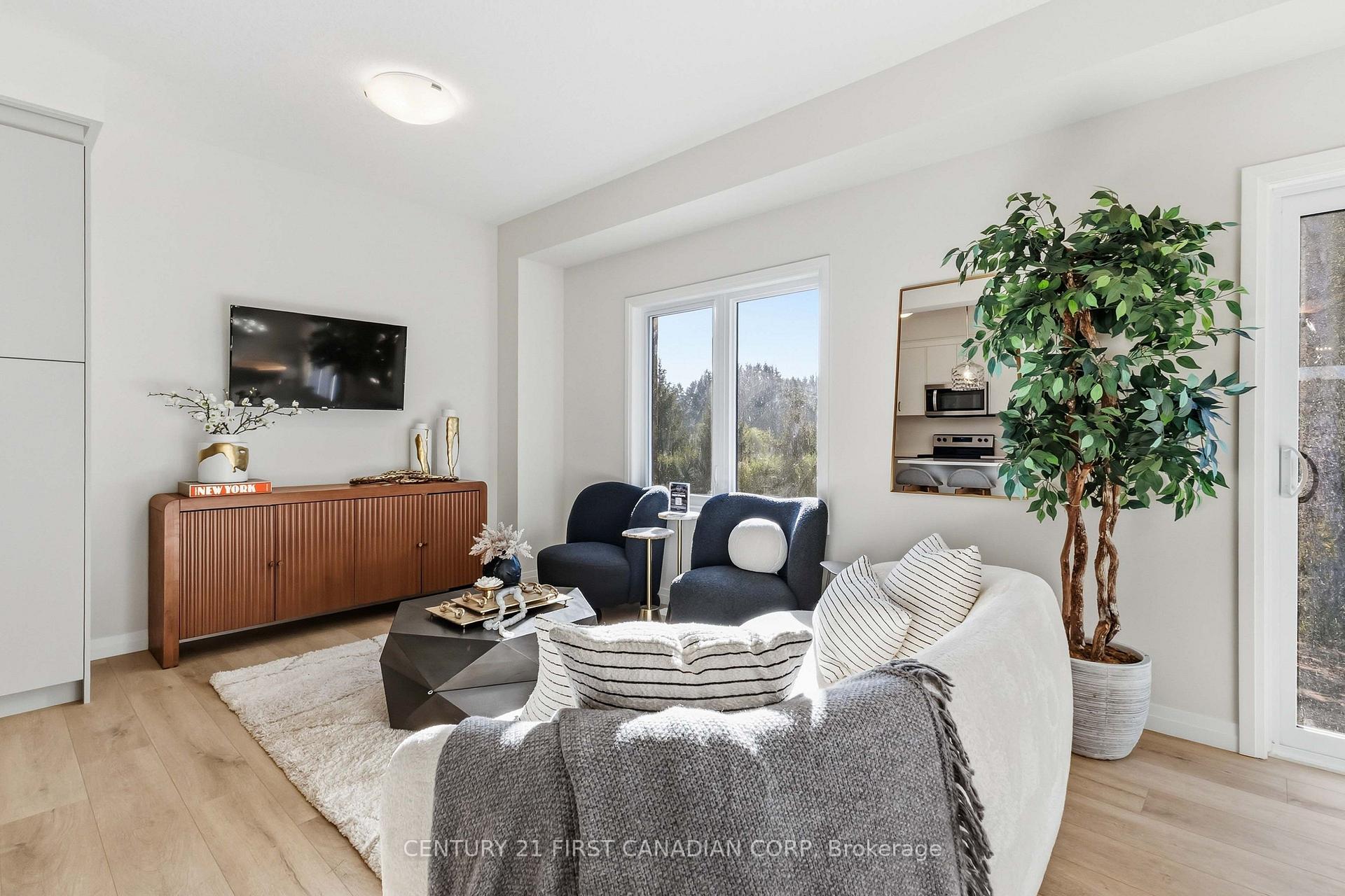 Photo 13 of 6905 Heathwoods Avenue, London, South V — HOMEH