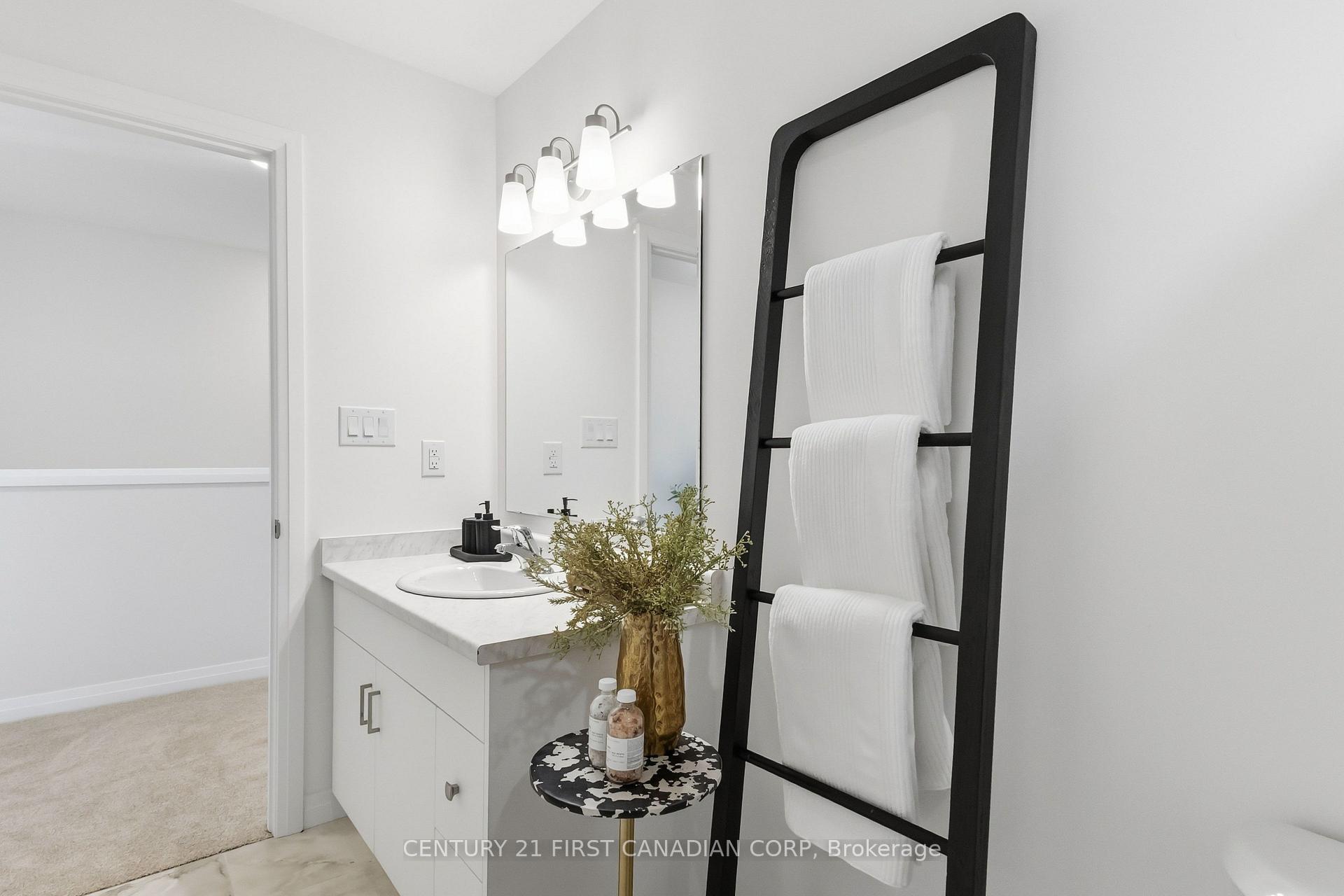 Photo 26 of 6905 Heathwoods Avenue, London, South V — HOMEH