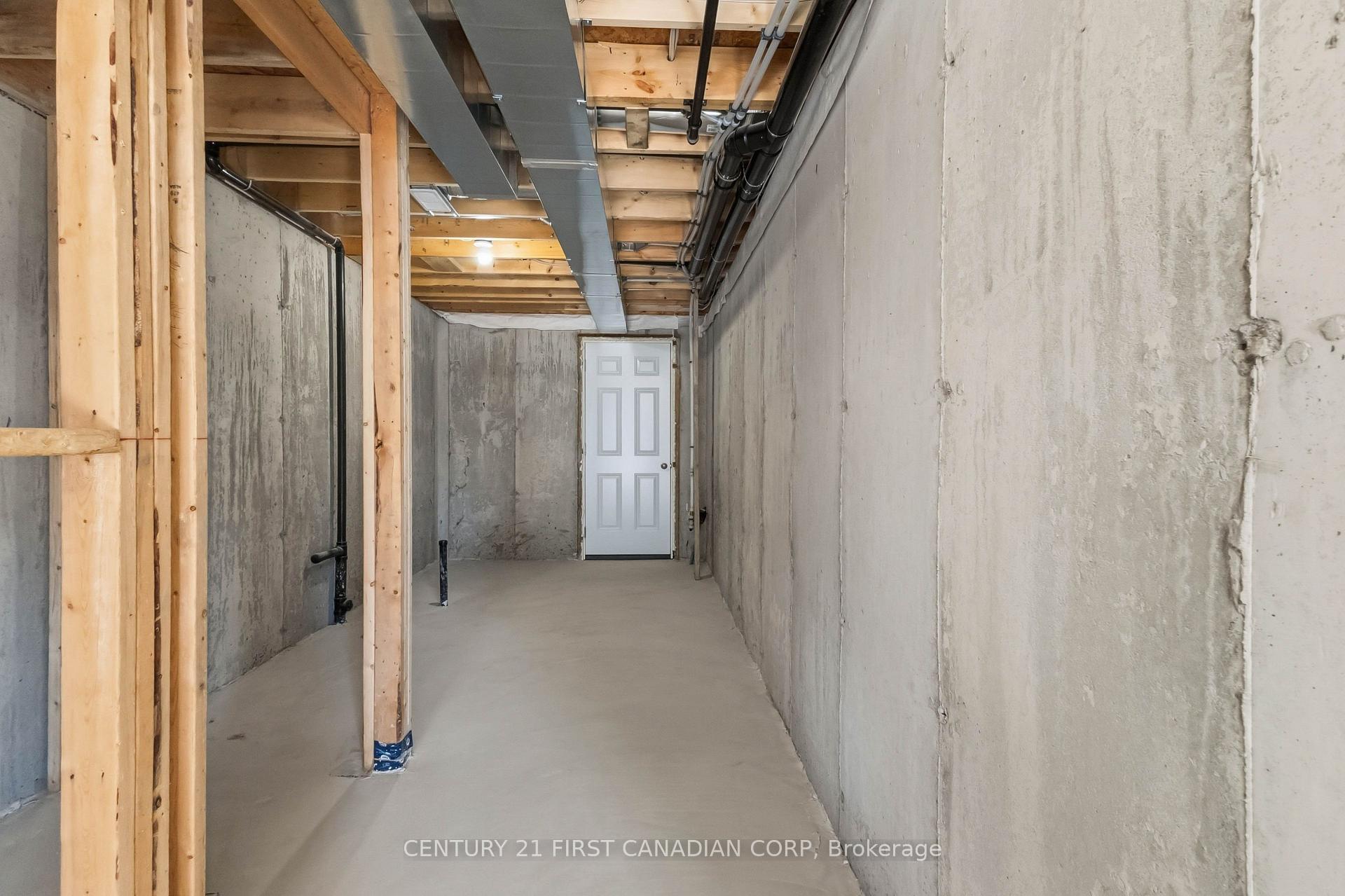 Photo 28 of 6905 Heathwoods Avenue, London, South V — HOMEH