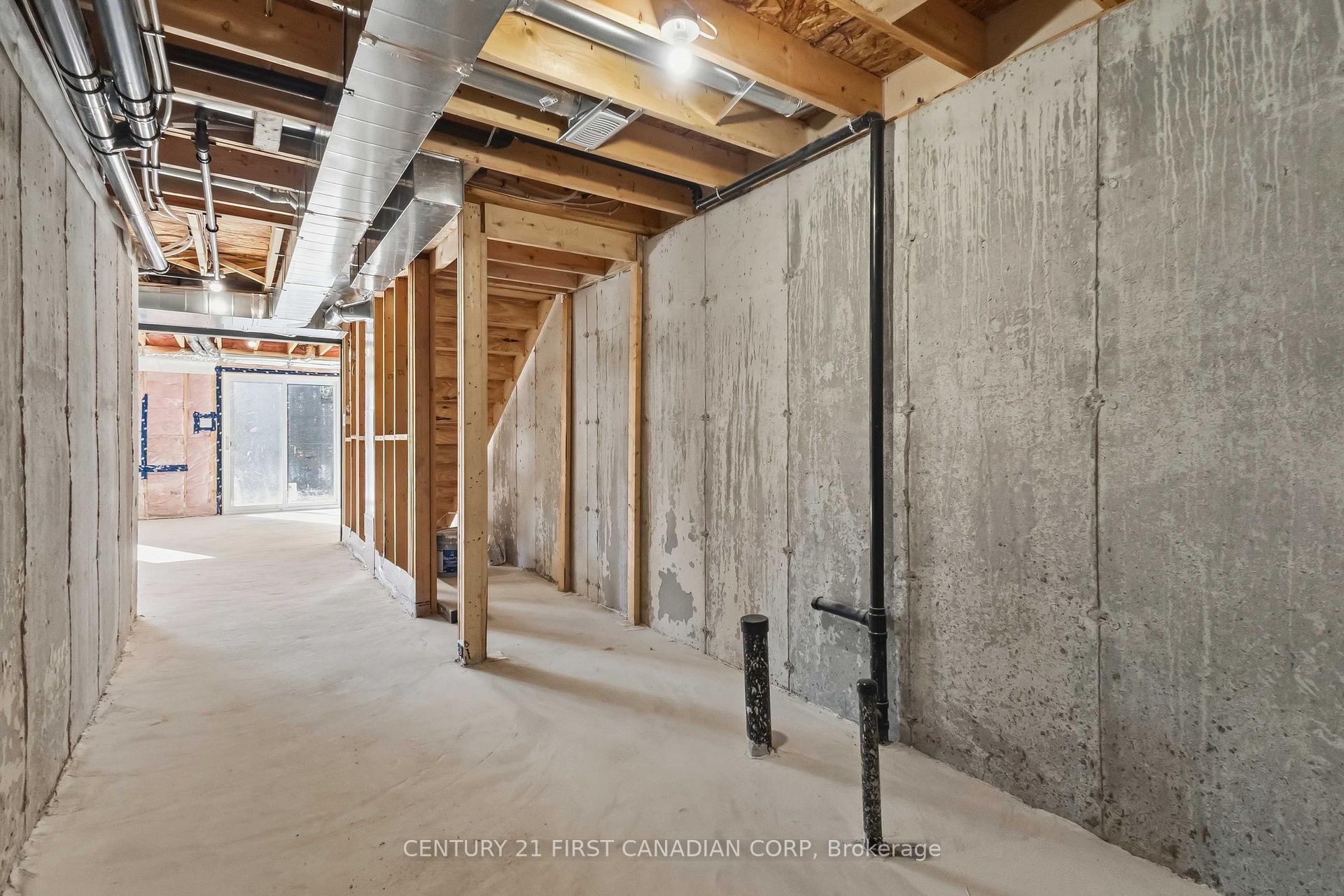 Photo 29 of 6905 Heathwoods Avenue, London, South V — HOMEH