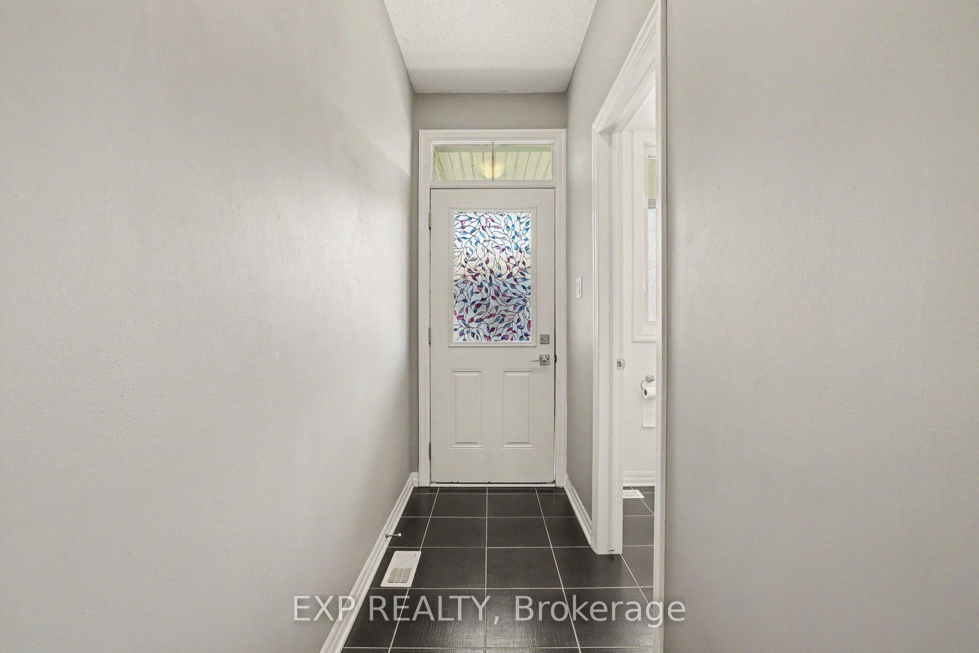Photo 5 of 115 Hawkshaw Crescent, Ottawa, Barrhaven - Cedargrove/Fraserdale — HOMEH