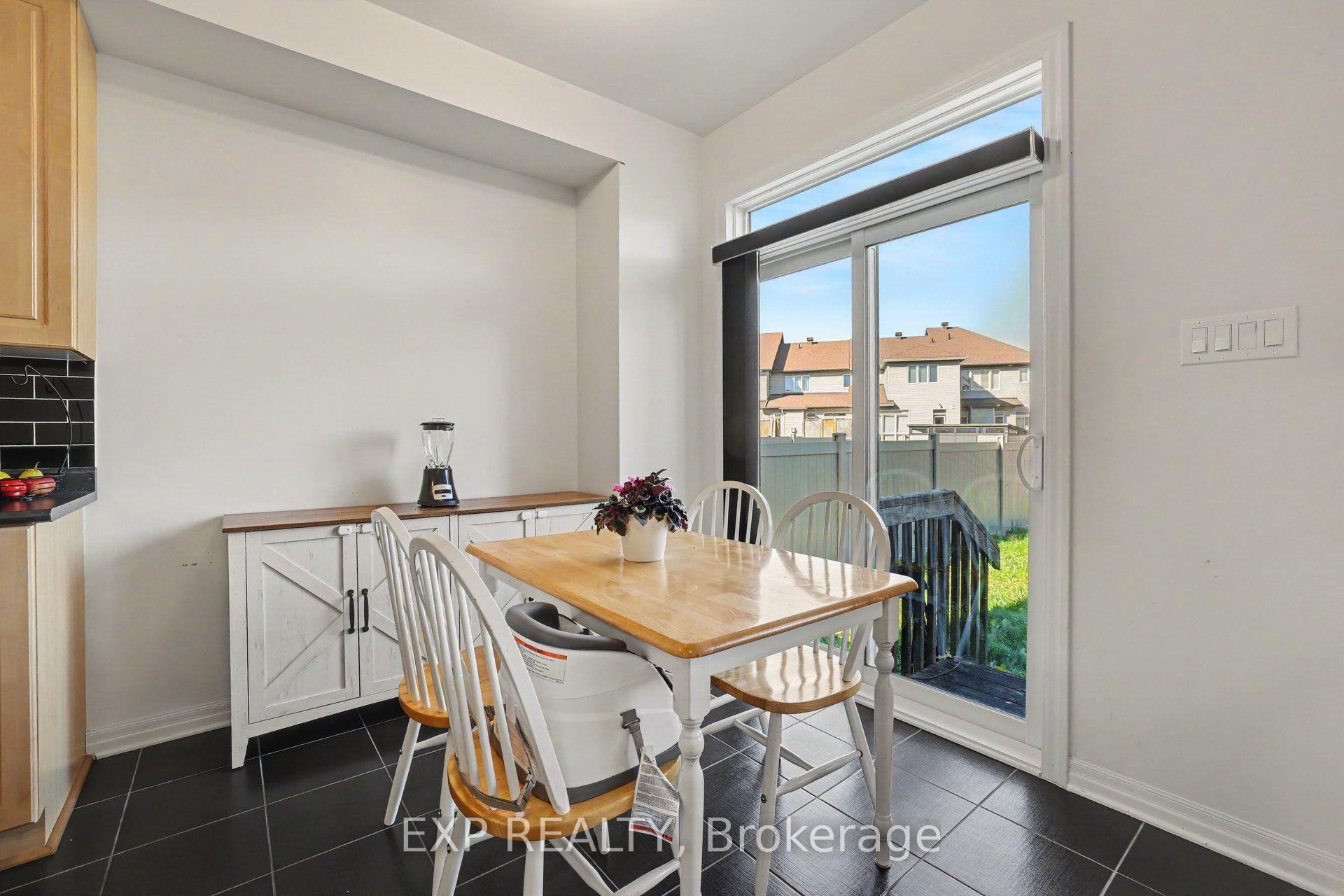 Photo 10 of 115 Hawkshaw Crescent, Ottawa, Barrhaven - Cedargrove/Fraserdale — HOMEH