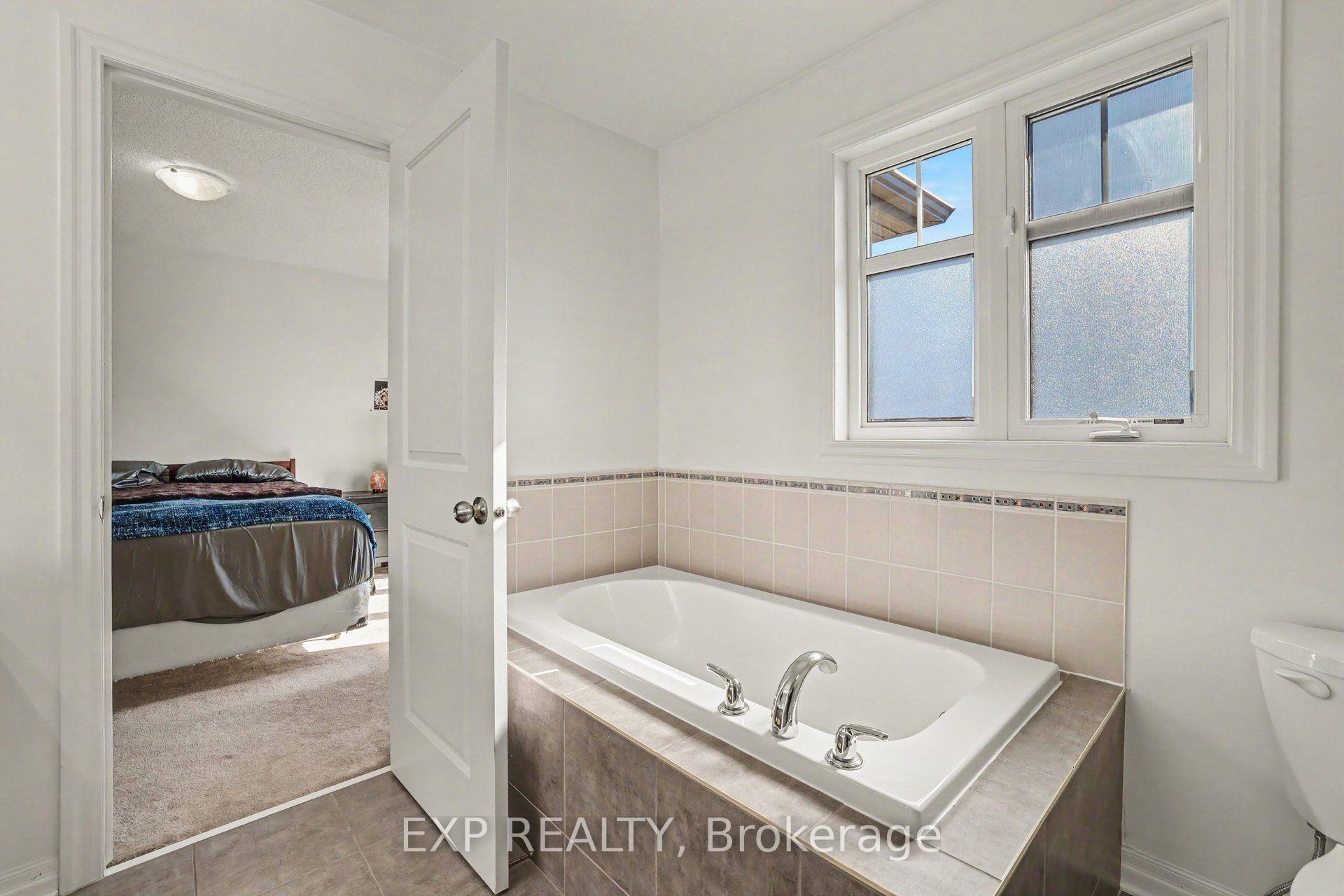 Photo 21 of 115 Hawkshaw Crescent, Ottawa, Barrhaven - Cedargrove/Fraserdale — HOMEH