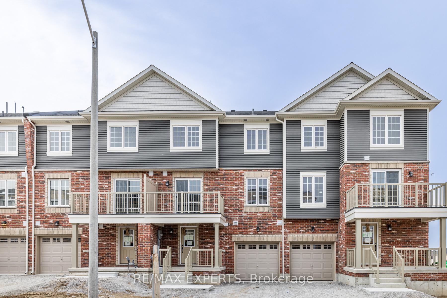 Photo 1 of 13 Silo Mews, Barrie, Rural Barrie Southeast — HOMEH