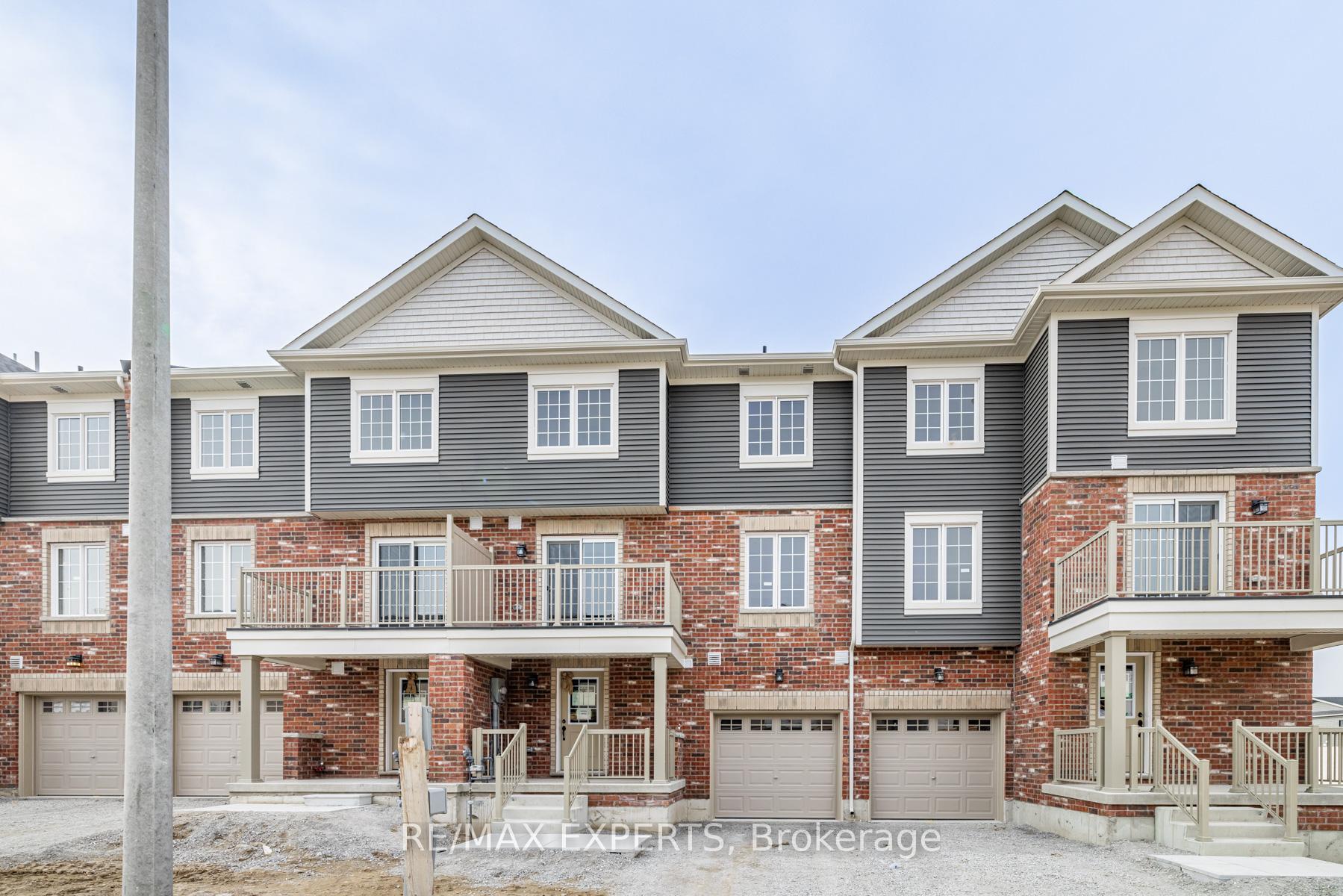 Photo 3 of 13 Silo Mews, Barrie, Rural Barrie Southeast — HOMEH
