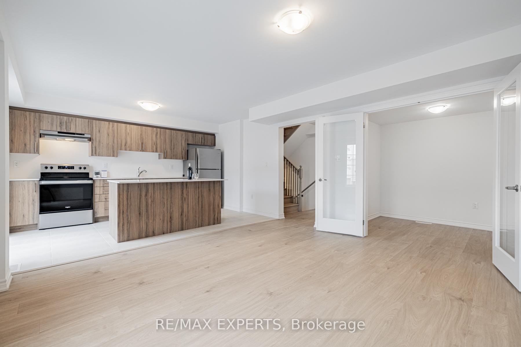 Photo 8 of 13 Silo Mews, Barrie, Rural Barrie Southeast — HOMEH