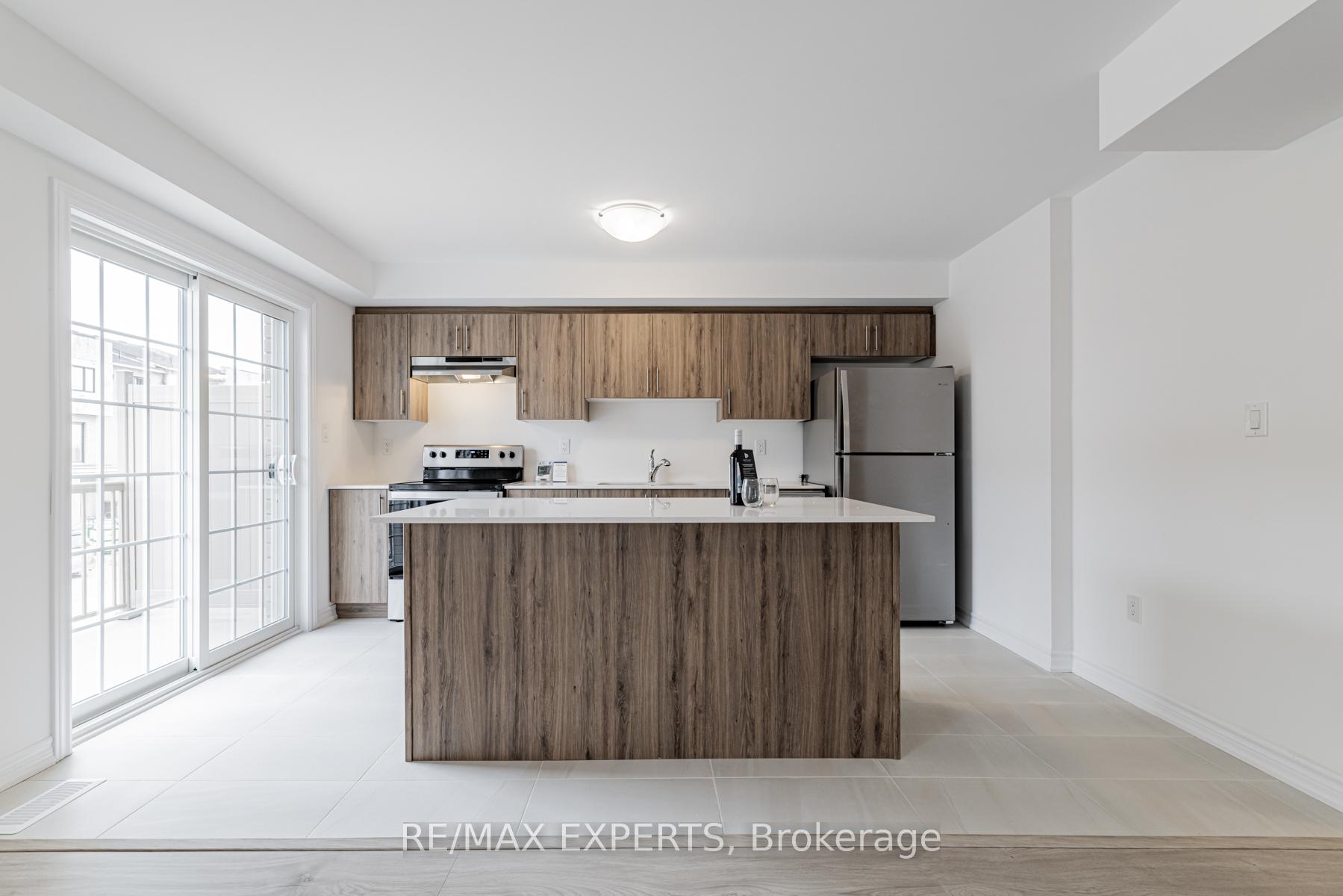 Photo 14 of 13 Silo Mews, Barrie, Rural Barrie Southeast — HOMEH