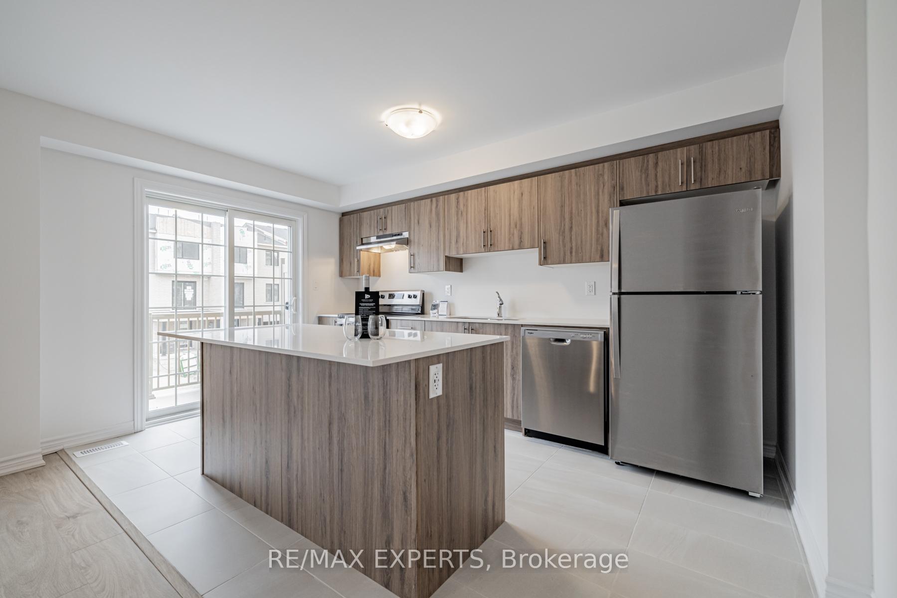 Photo 15 of 13 Silo Mews, Barrie, Rural Barrie Southeast — HOMEH