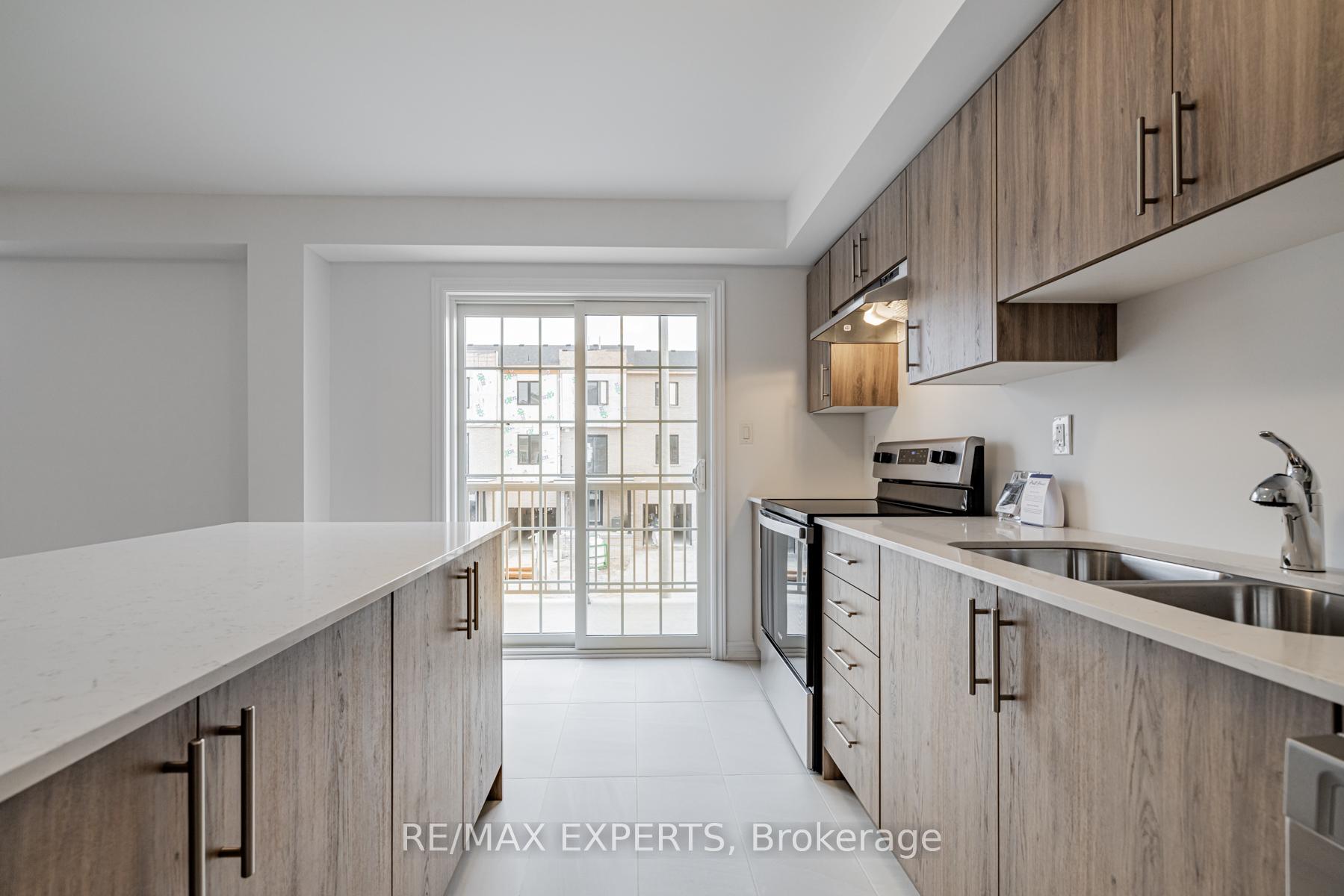 Photo 16 of 13 Silo Mews, Barrie, Rural Barrie Southeast — HOMEH
