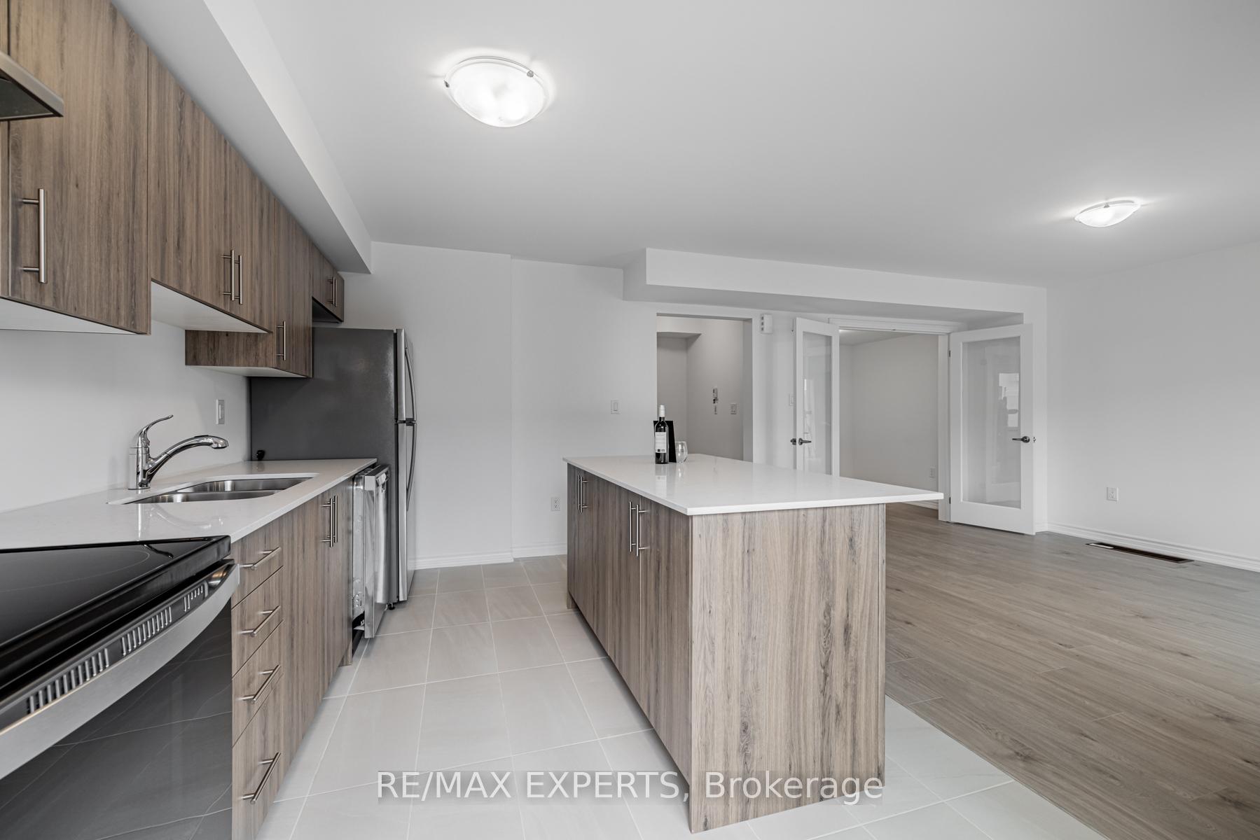 Photo 18 of 13 Silo Mews, Barrie, Rural Barrie Southeast — HOMEH