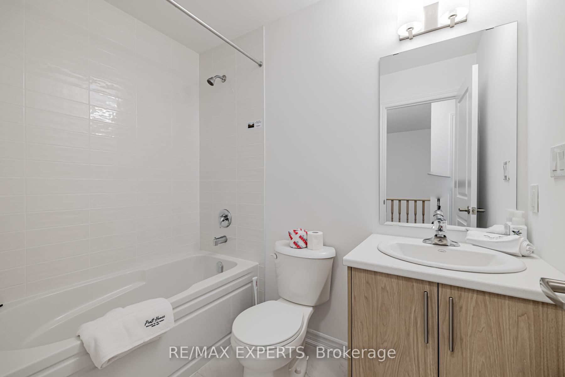 Photo 26 of 13 Silo Mews, Barrie, Rural Barrie Southeast — HOMEH