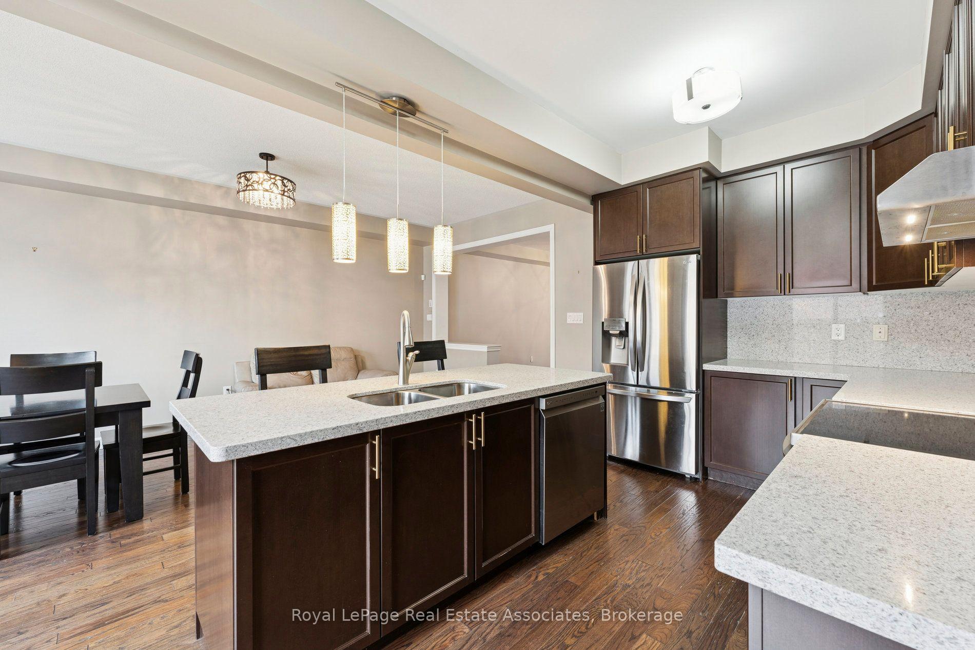 Photo 8 of 12 Diamond Leaf Lane, Halton Hills, Georgetown — HOMEH