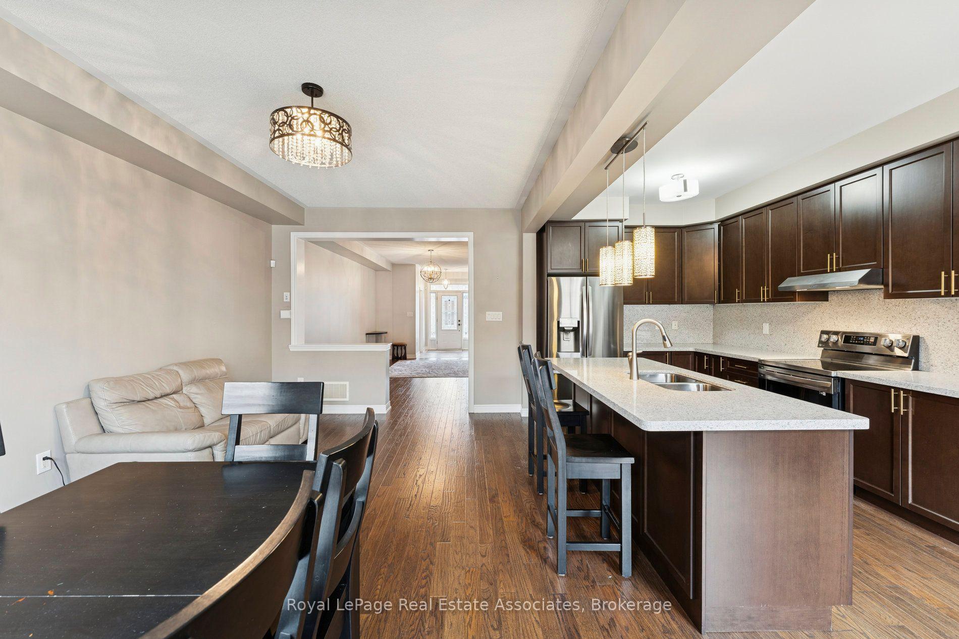 Photo 13 of 12 Diamond Leaf Lane, Halton Hills, Georgetown — HOMEH