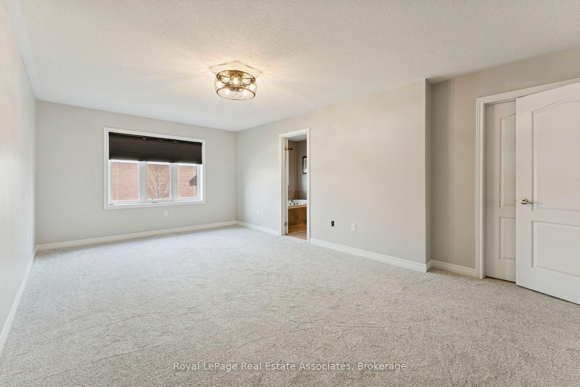 Photo 19 of 12 Diamond Leaf Lane, Halton Hills, Georgetown — HOMEH
