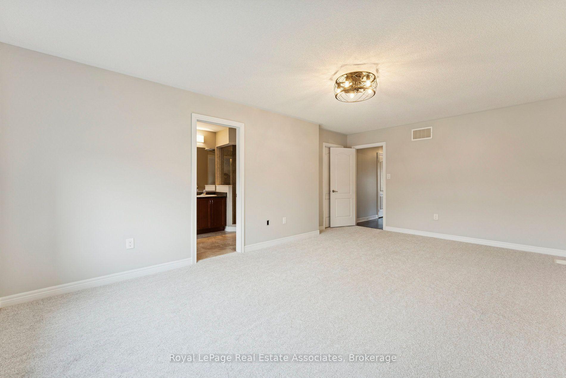 Photo 20 of 12 Diamond Leaf Lane, Halton Hills, Georgetown — HOMEH