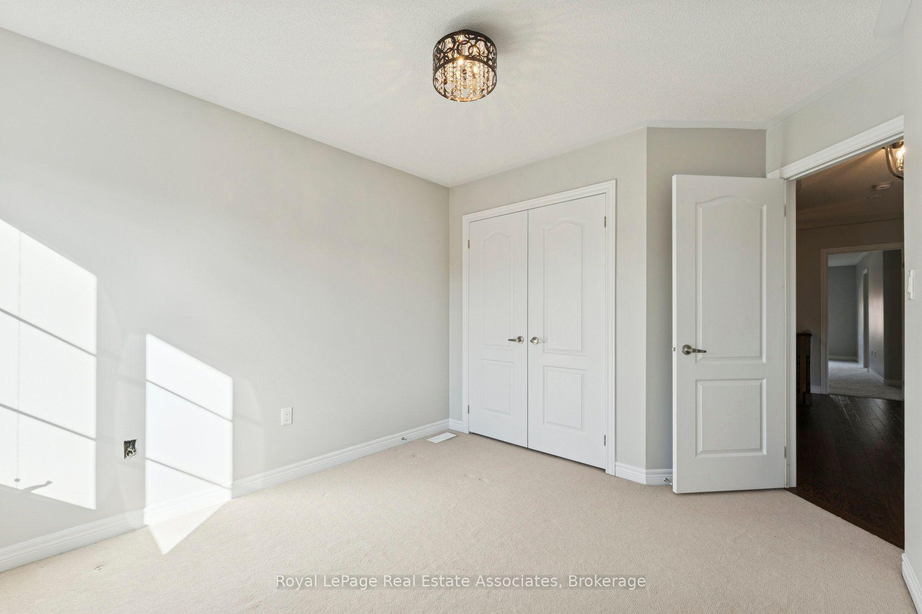 Photo 27 of 12 Diamond Leaf Lane, Halton Hills, Georgetown — HOMEH