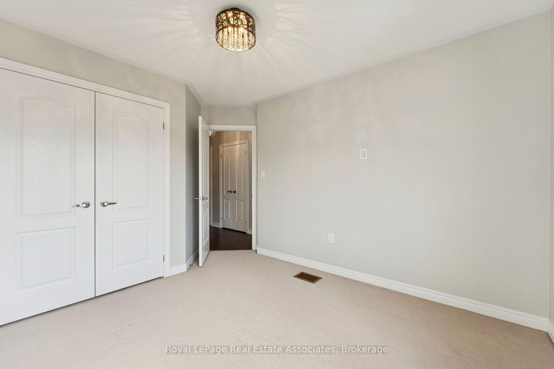 Photo 28 of 12 Diamond Leaf Lane, Halton Hills, Georgetown — HOMEH