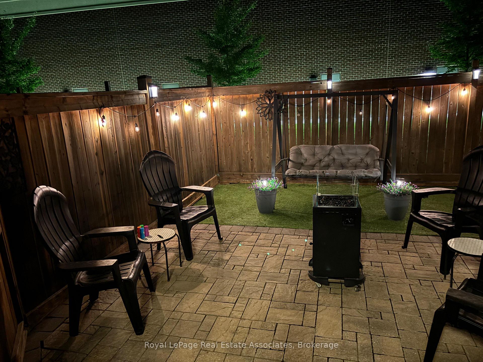Photo 32 of 12 Diamond Leaf Lane, Halton Hills, Georgetown — HOMEH