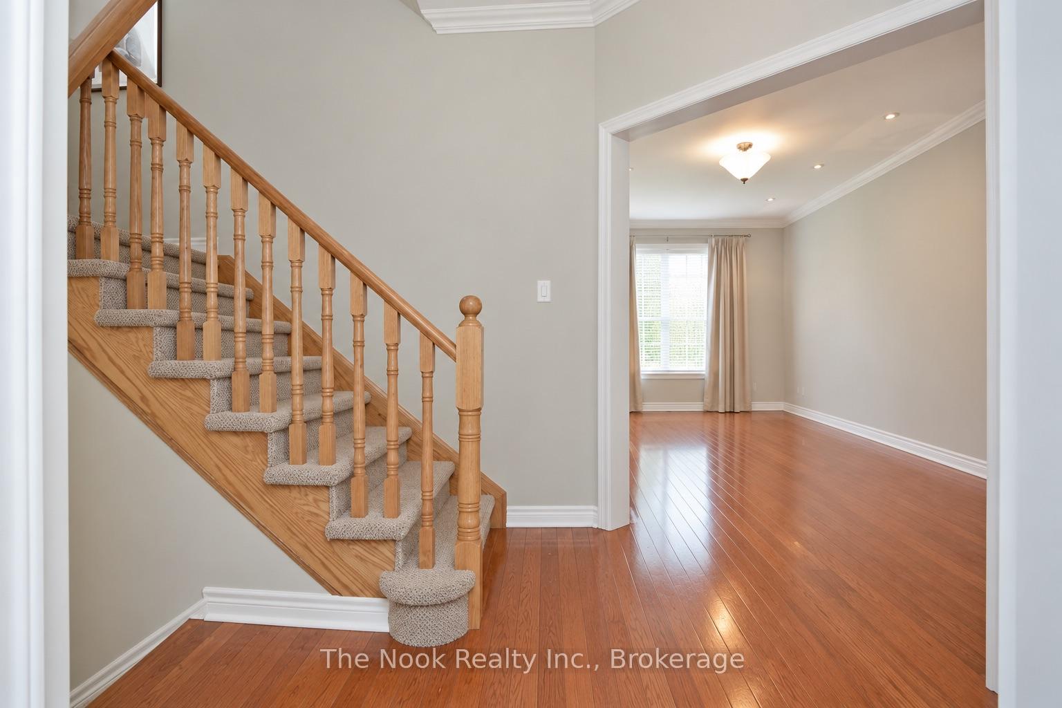 Photo 4 of 10 Melody Drive, Whitby, Brooklin — HOMEH