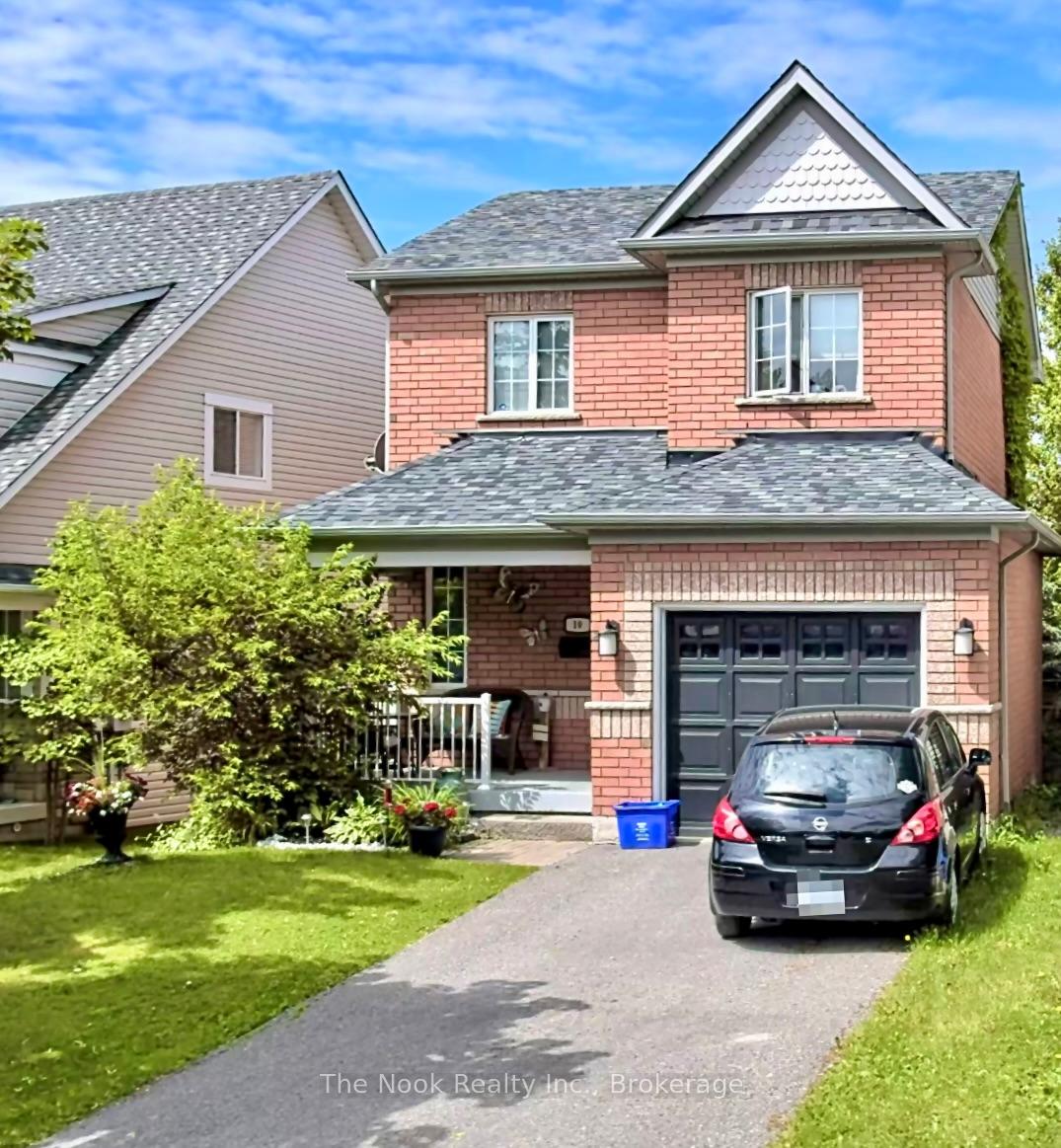 Photo 2 of 10 Melody Drive, Whitby, Brooklin — HOMEH