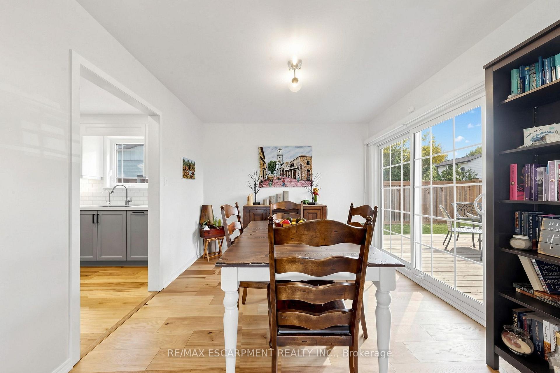 Photo 11 of 341 Lynnwood Drive, Oakville, Falgarwood — HOMEH