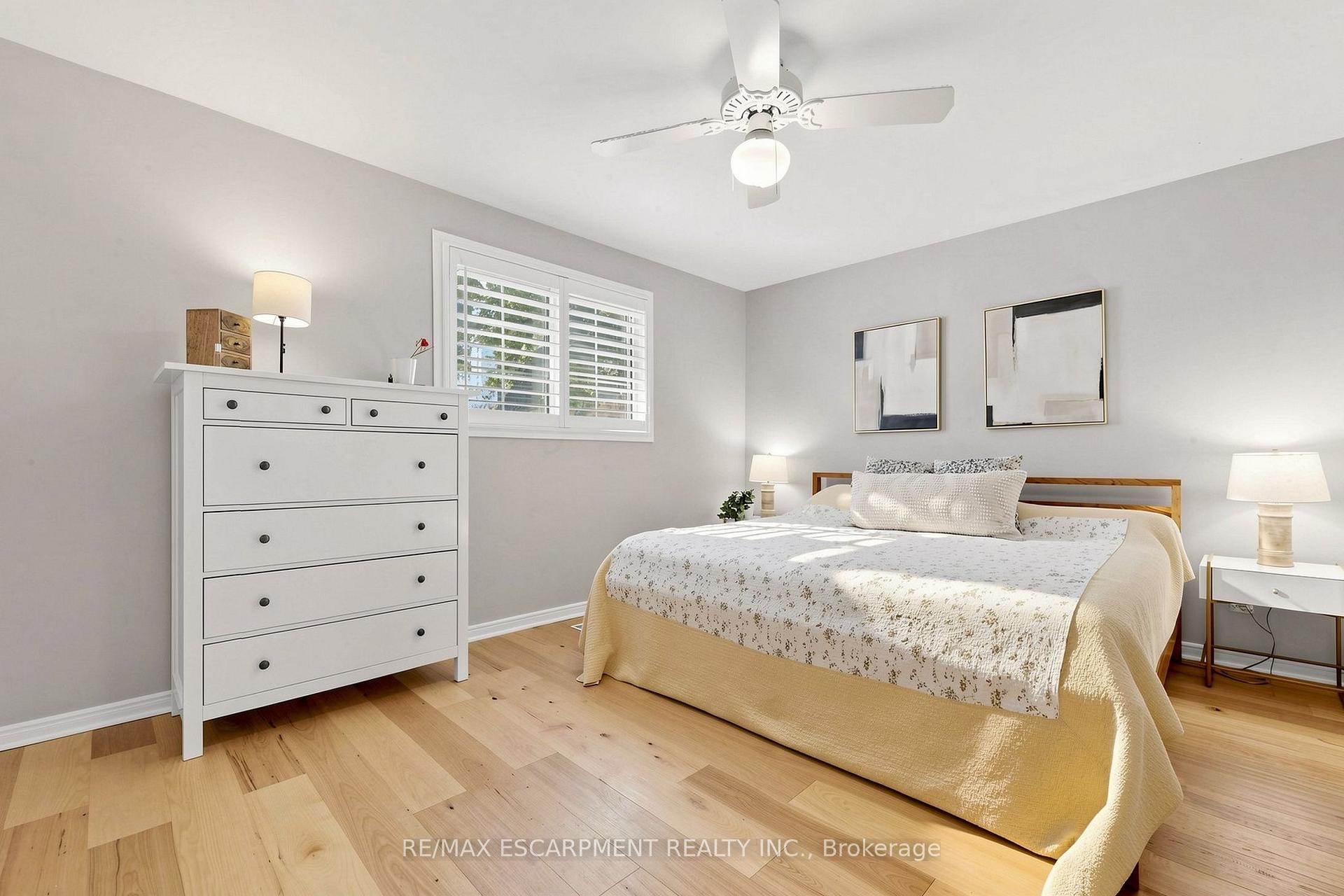 Photo 18 of 341 Lynnwood Drive, Oakville, Falgarwood — HOMEH