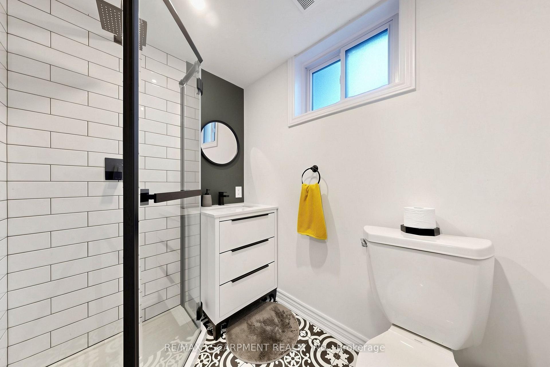 Photo 32 of 341 Lynnwood Drive, Oakville, Falgarwood — HOMEH