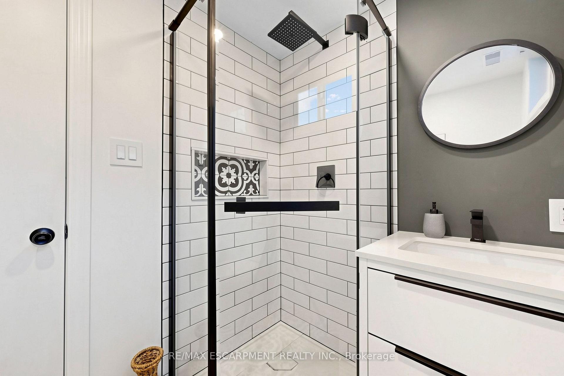Photo 33 of 341 Lynnwood Drive, Oakville, Falgarwood — HOMEH