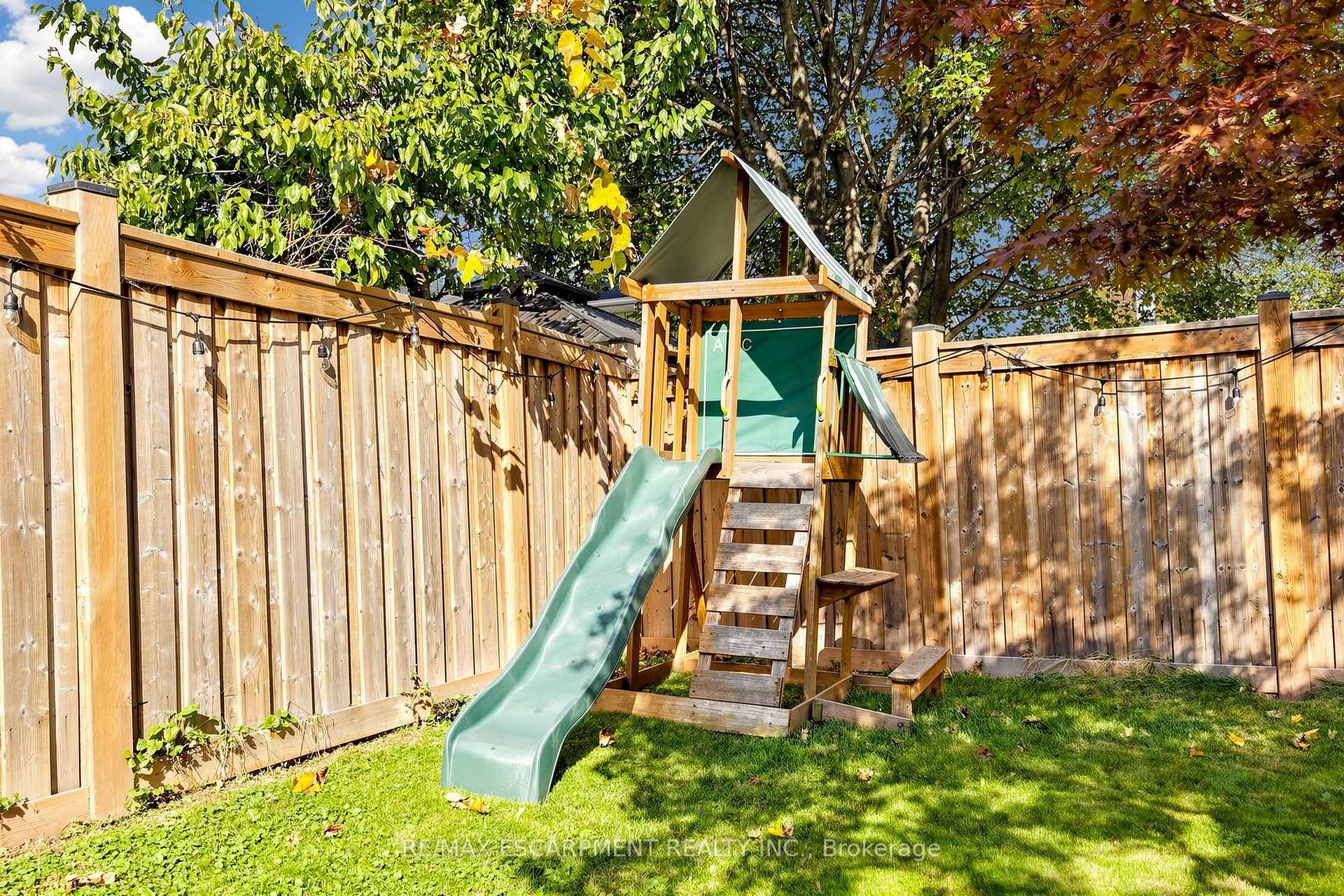 Photo 40 of 341 Lynnwood Drive, Oakville, Falgarwood — HOMEH
