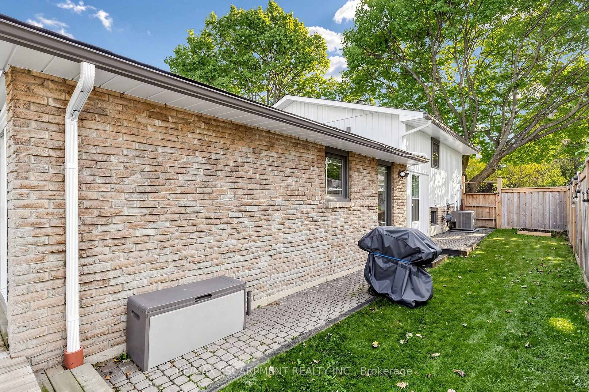 Photo 41 of 341 Lynnwood Drive, Oakville, Falgarwood — HOMEH