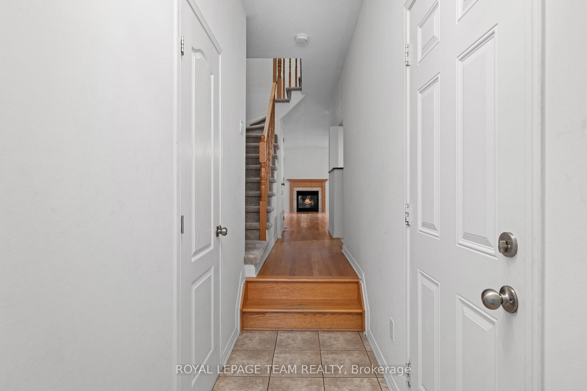 Photo 3 of 407 Meilleur Private, Ottawa, Vanier — HOMEH