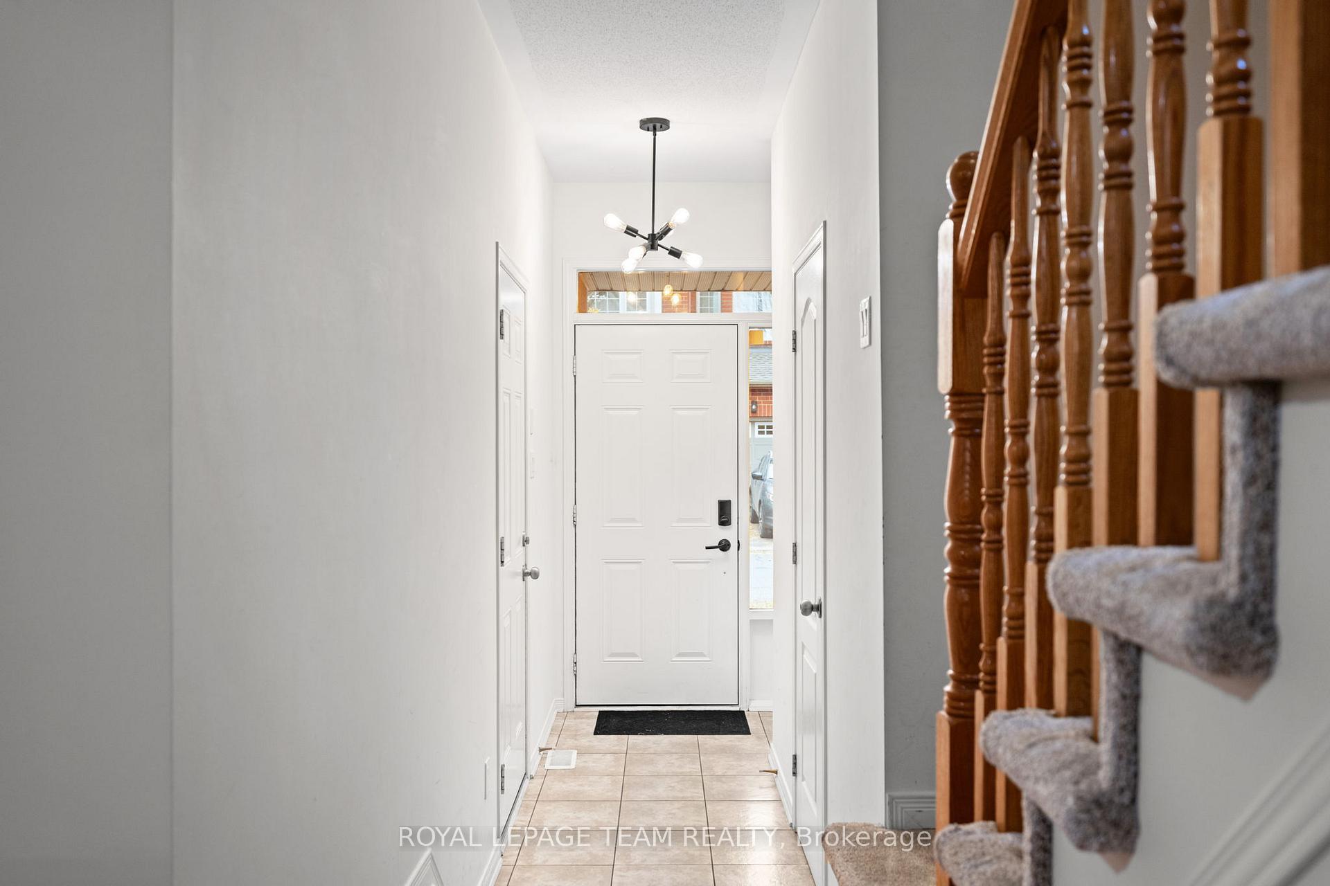Photo 4 of 407 Meilleur Private, Ottawa, Vanier — HOMEH