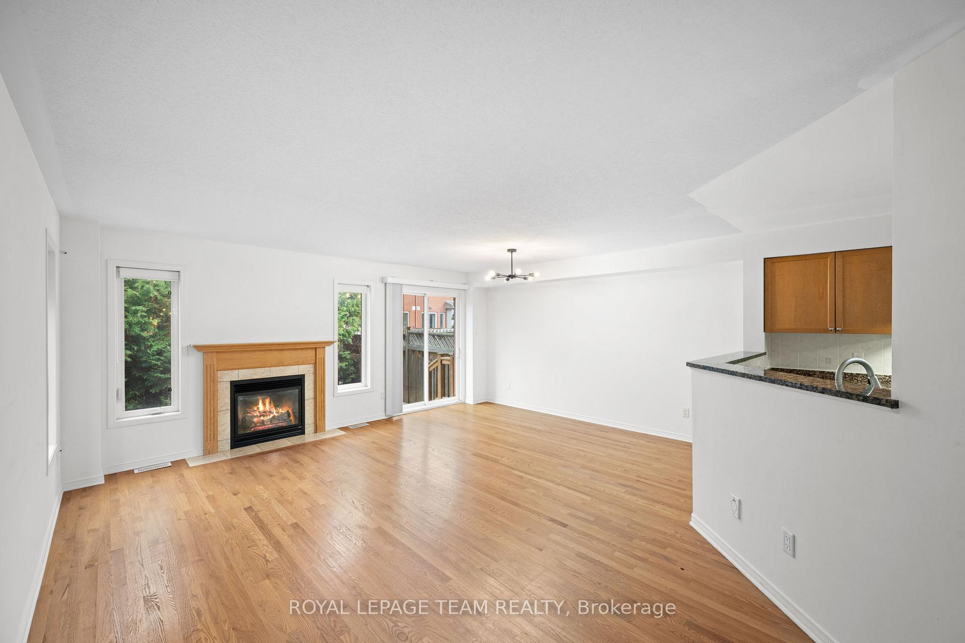 Photo 10 of 407 Meilleur Private, Ottawa, Vanier — HOMEH