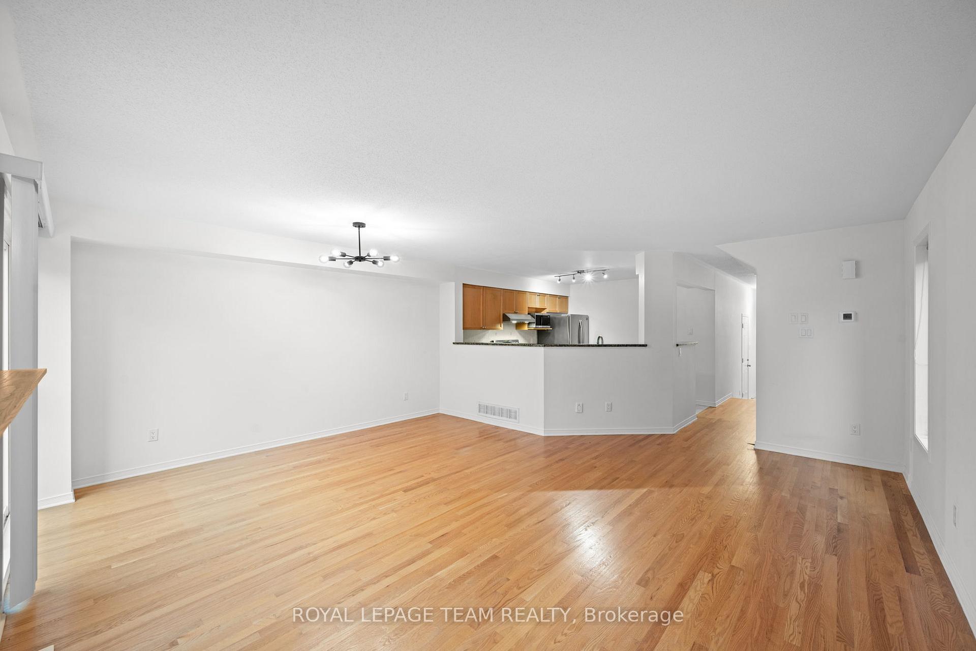 Photo 11 of 407 Meilleur Private, Ottawa, Vanier — HOMEH