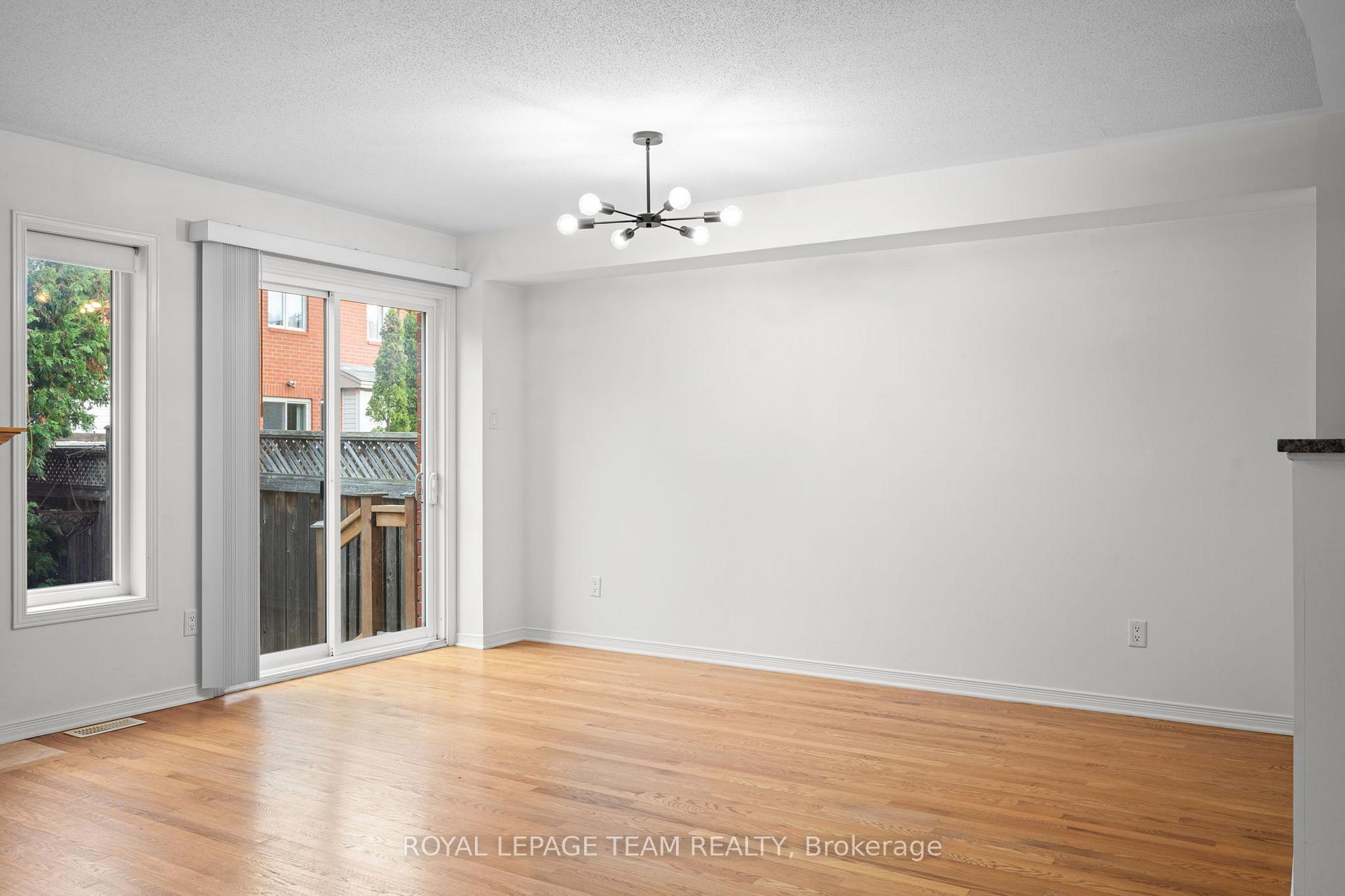 Photo 12 of 407 Meilleur Private, Ottawa, Vanier — HOMEH