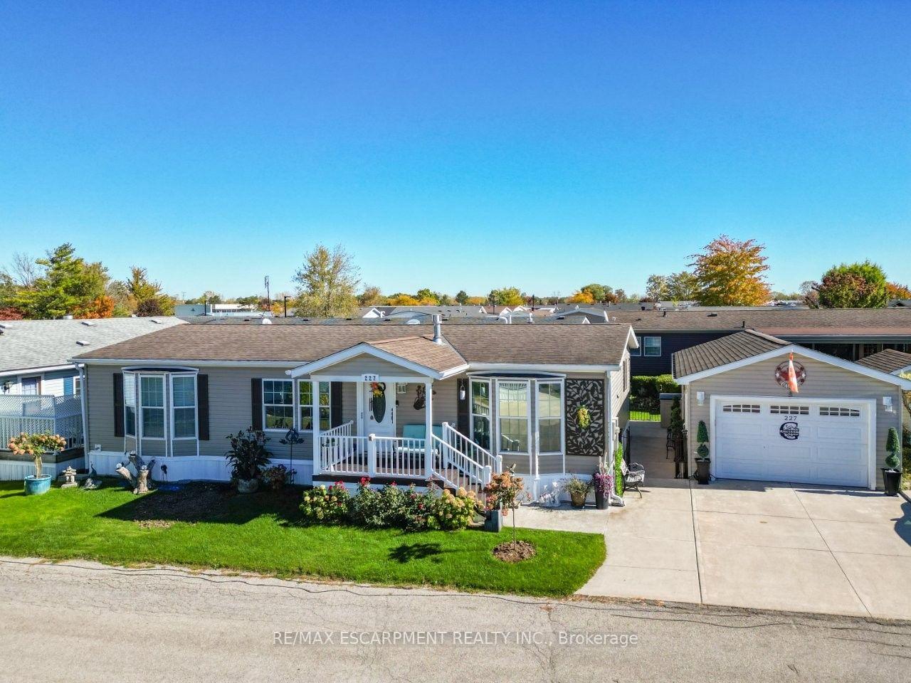 Front of Unit 227, 3033 Townline Road