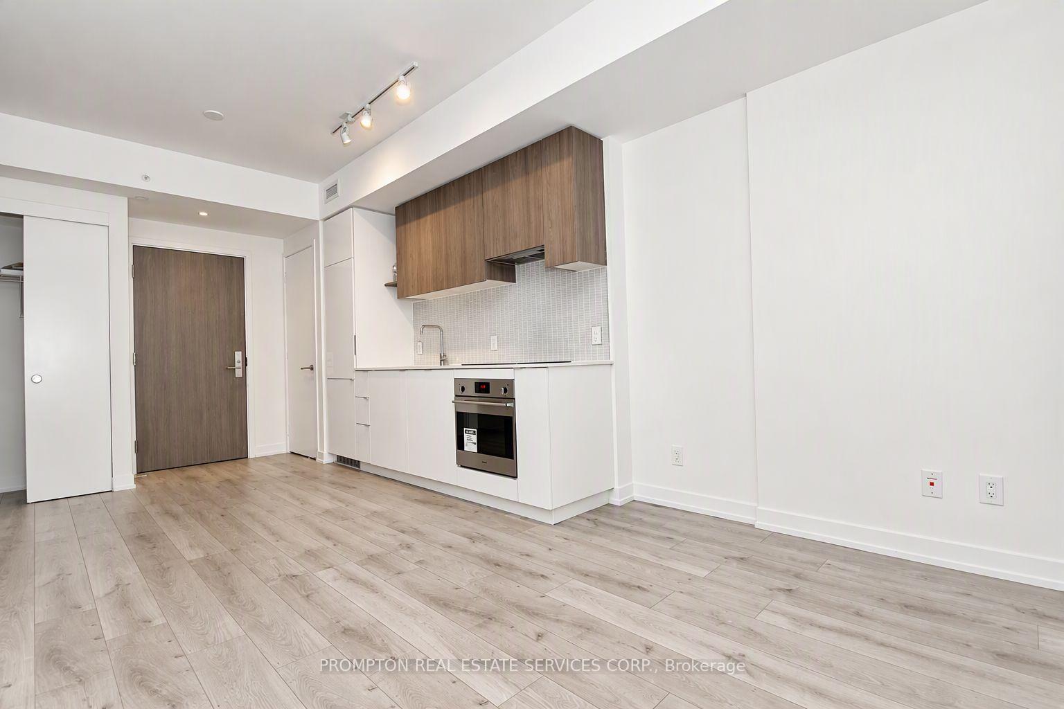 Photo 2 of Unit 627, 161 Roehampton Avenue, Toronto, Mount Pleasant West — HOMEH