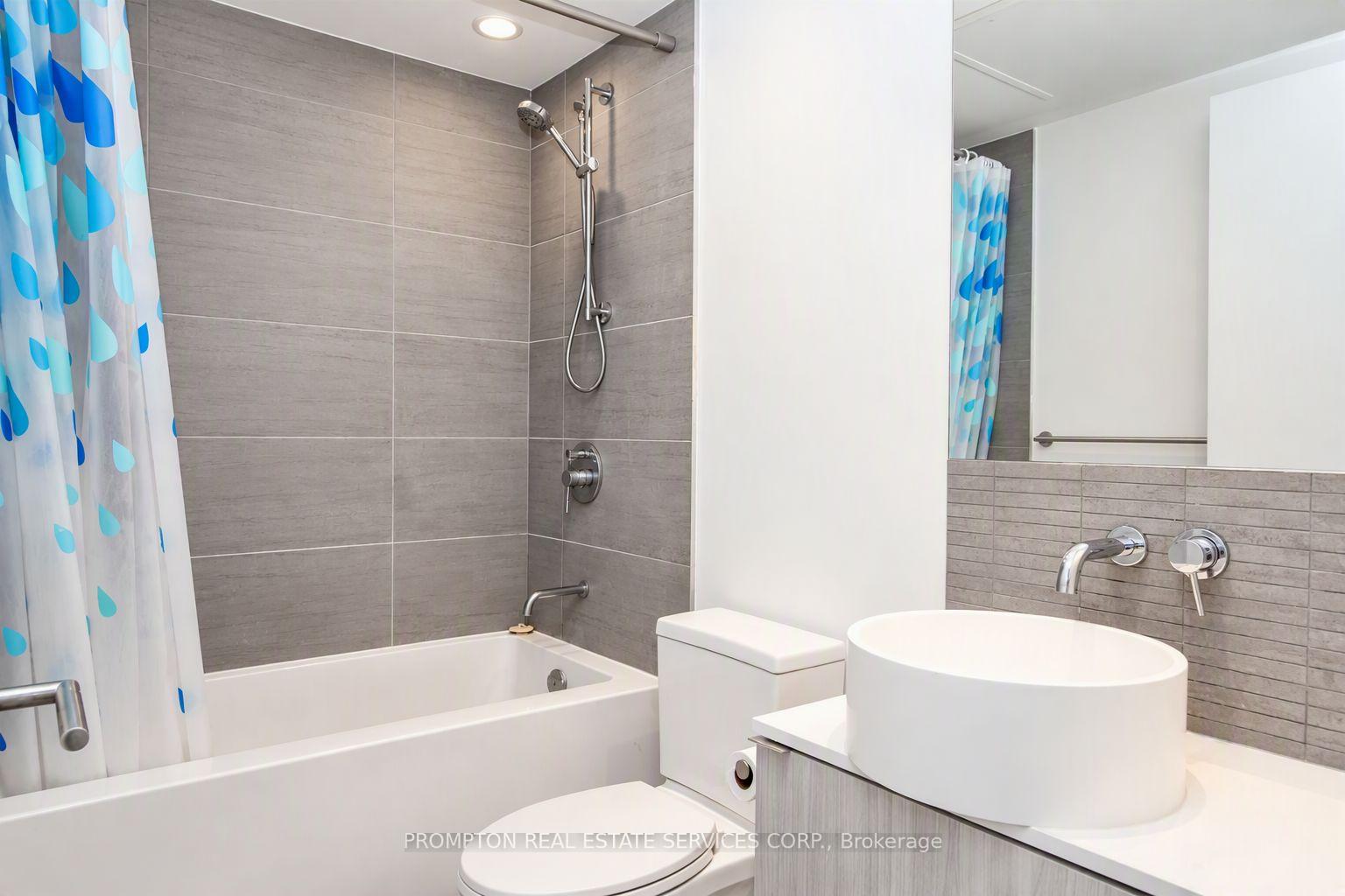 Photo 5 of Unit 627, 161 Roehampton Avenue, Toronto, Mount Pleasant West — HOMEH