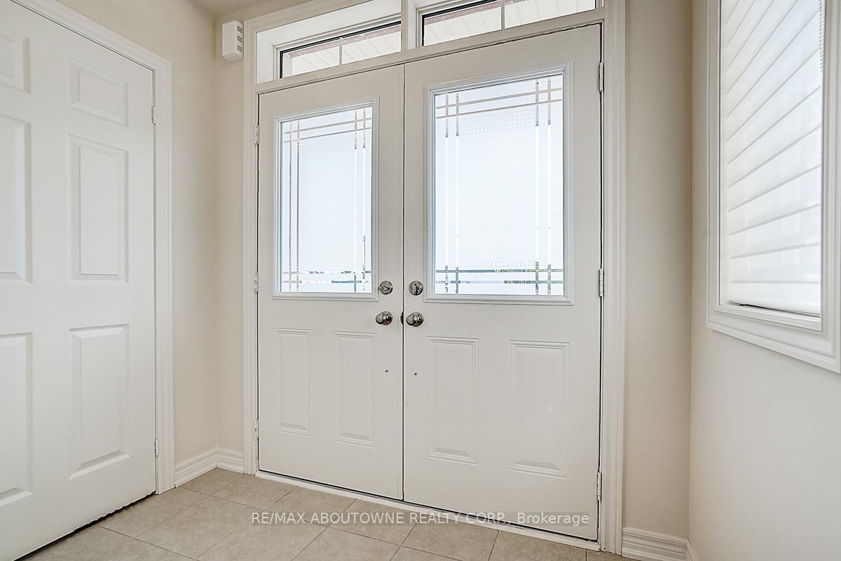 Photo 2 of 3175 Crystal Drive, Oakville, Glenorchy — HOMEH