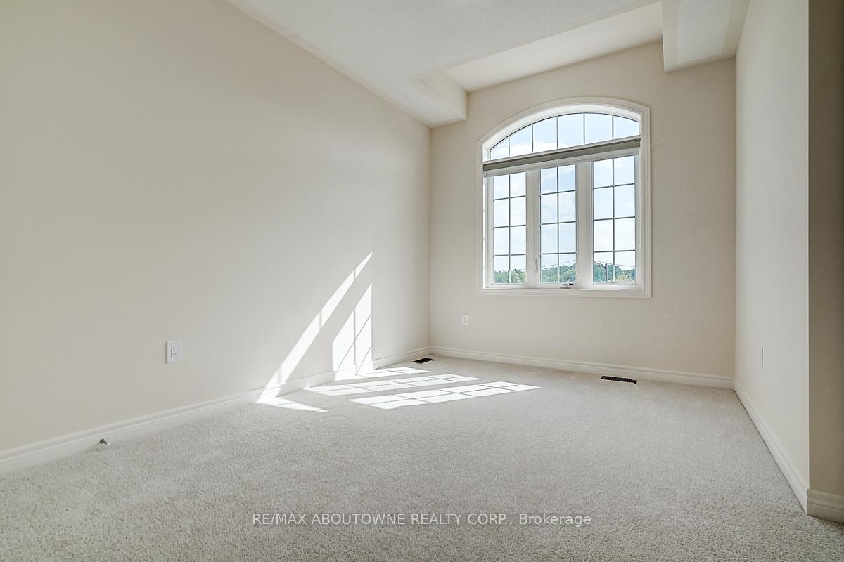 Photo 21 of 3175 Crystal Drive, Oakville, Glenorchy — HOMEH