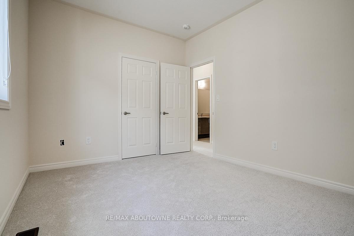 Photo 29 of 3175 Crystal Drive, Oakville, Glenorchy — HOMEH